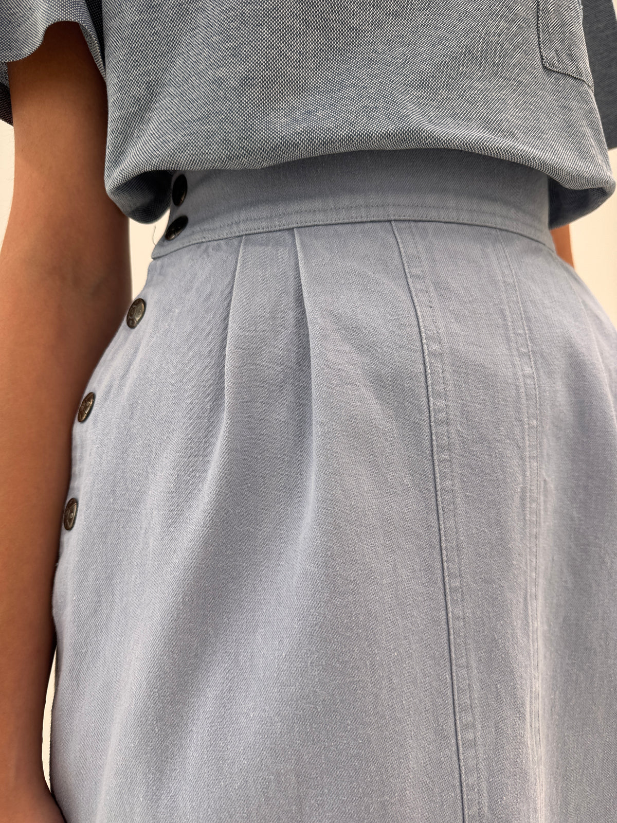 Fustă Fendi vintage din jeans light blue cu talie extrem de marcată midi