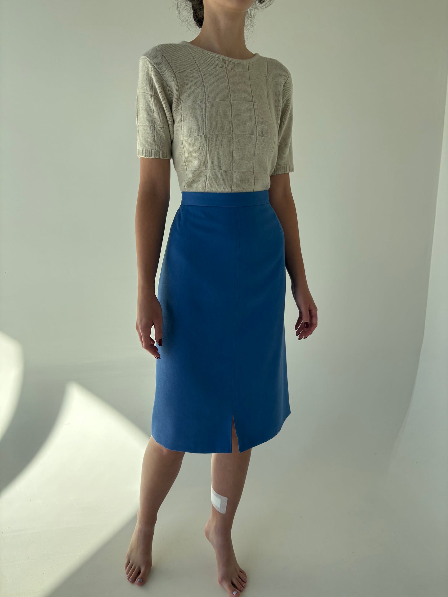 Fustă midi albastru ciel cu talie ultra înaltă și aspect de piele întoarsă