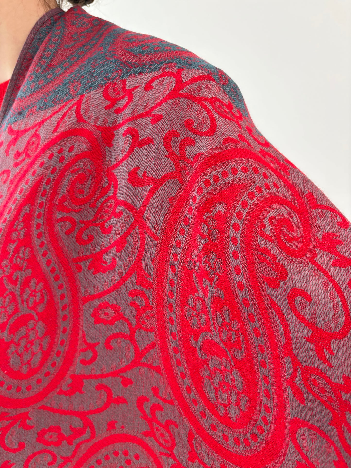 Sal XXL din țesătură jacquard cu motive paisley