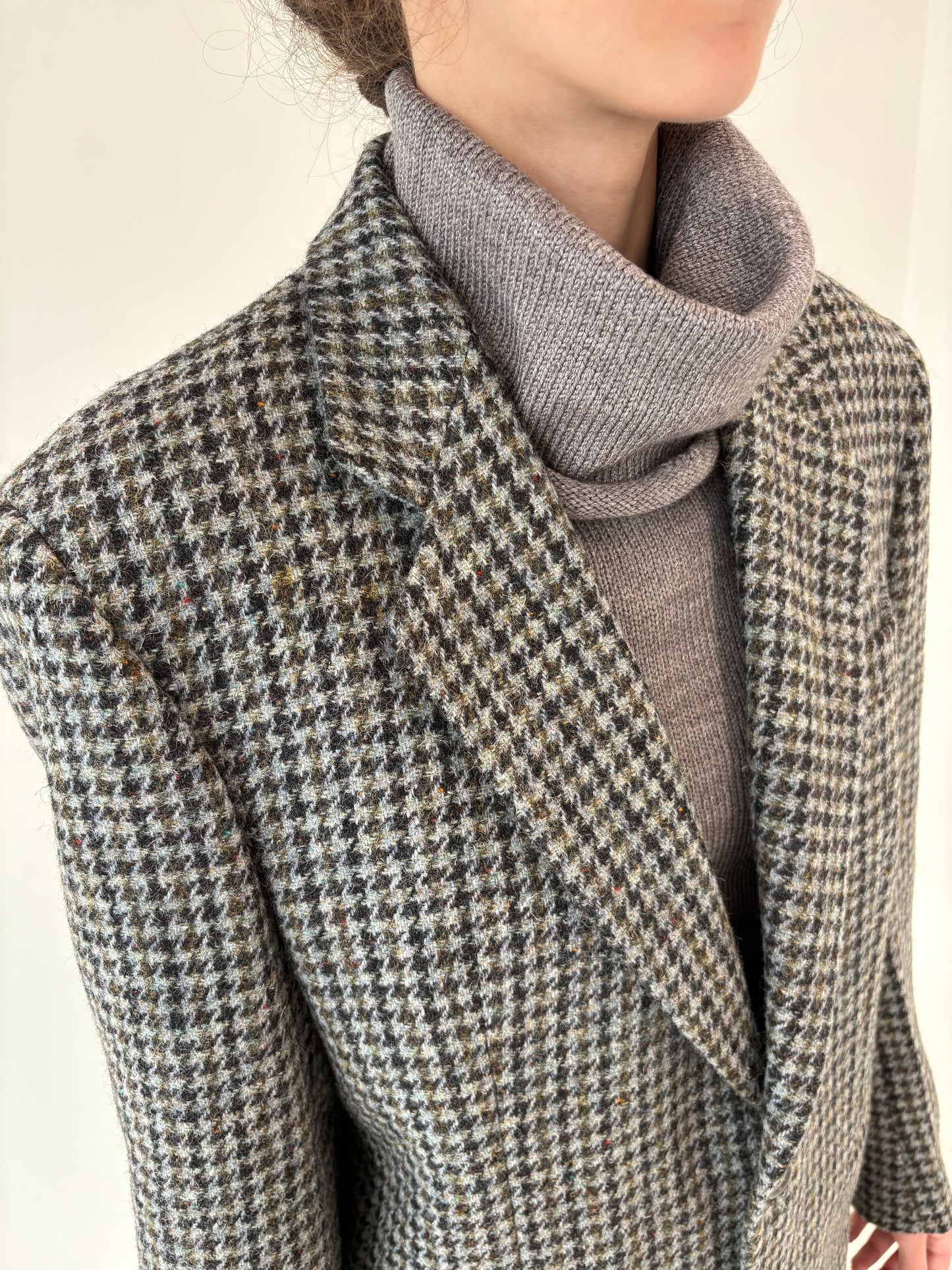 Sacou din tweed de lana plină extrafina pied de coq în culori neutre