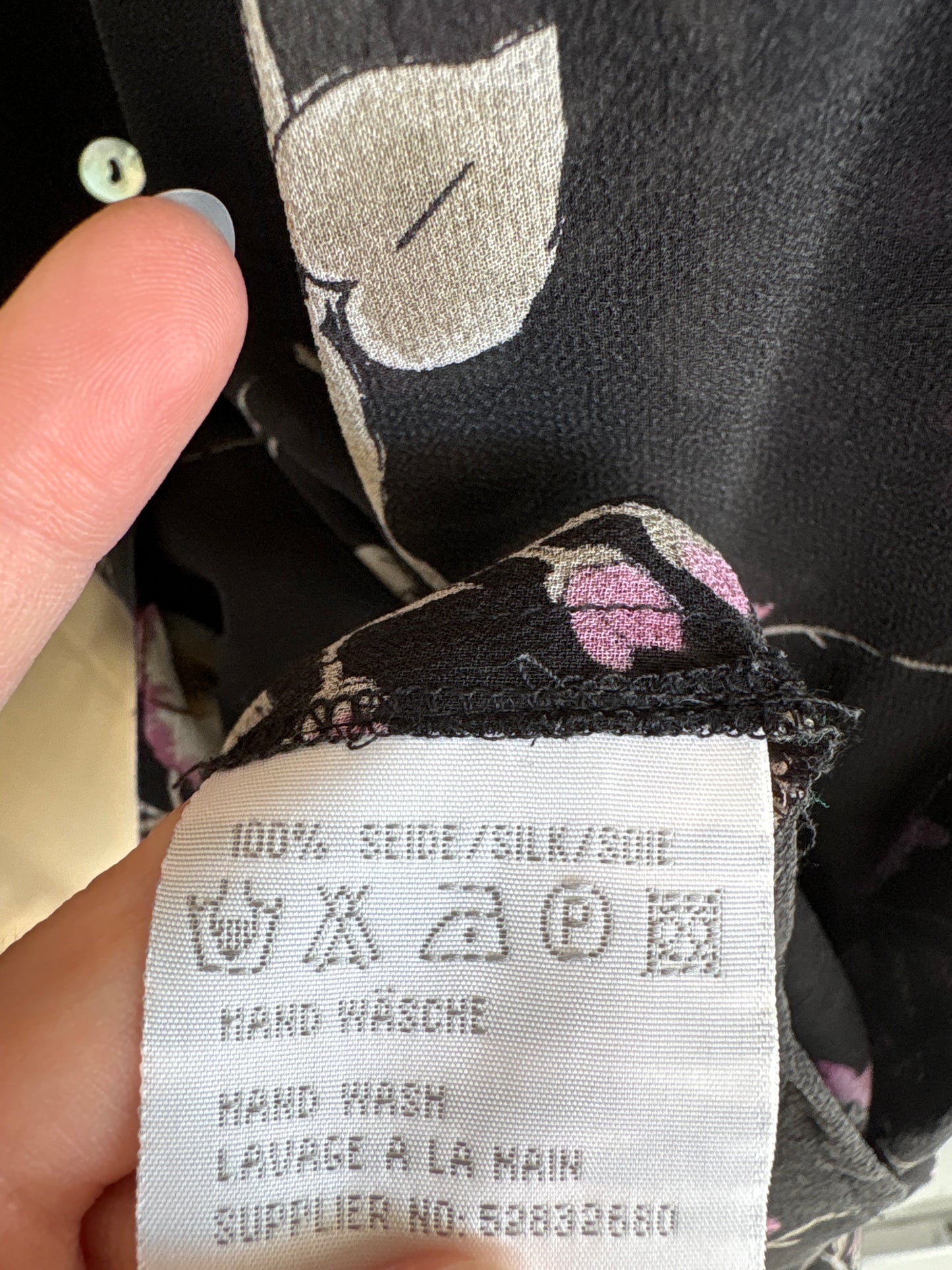 Cămașa cu print floral delicat cu flori de cireș din Georgette de mătase naturală