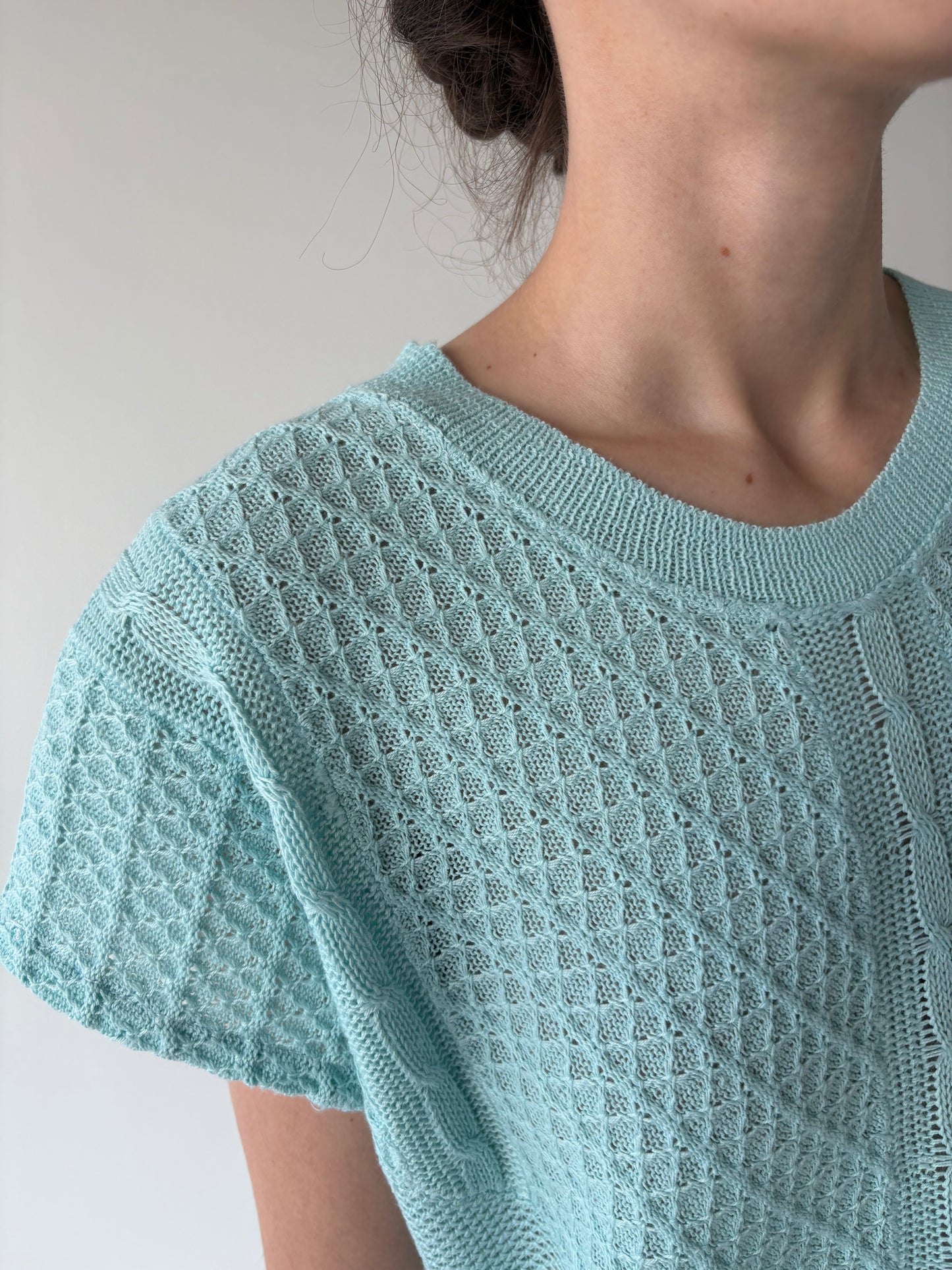 Top vintage light turquoise din jerse vaporos de vară