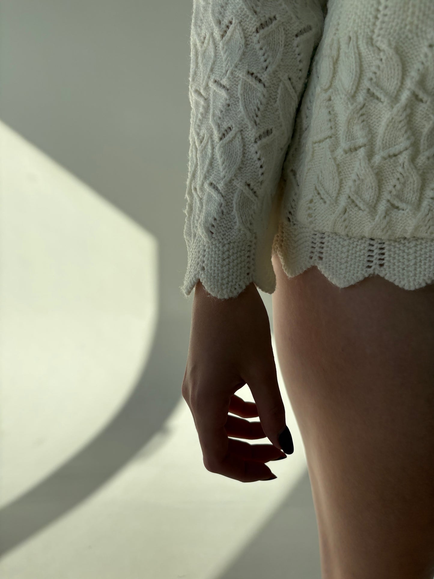 Cardigan vintage butter white dantelat din lana fina plină