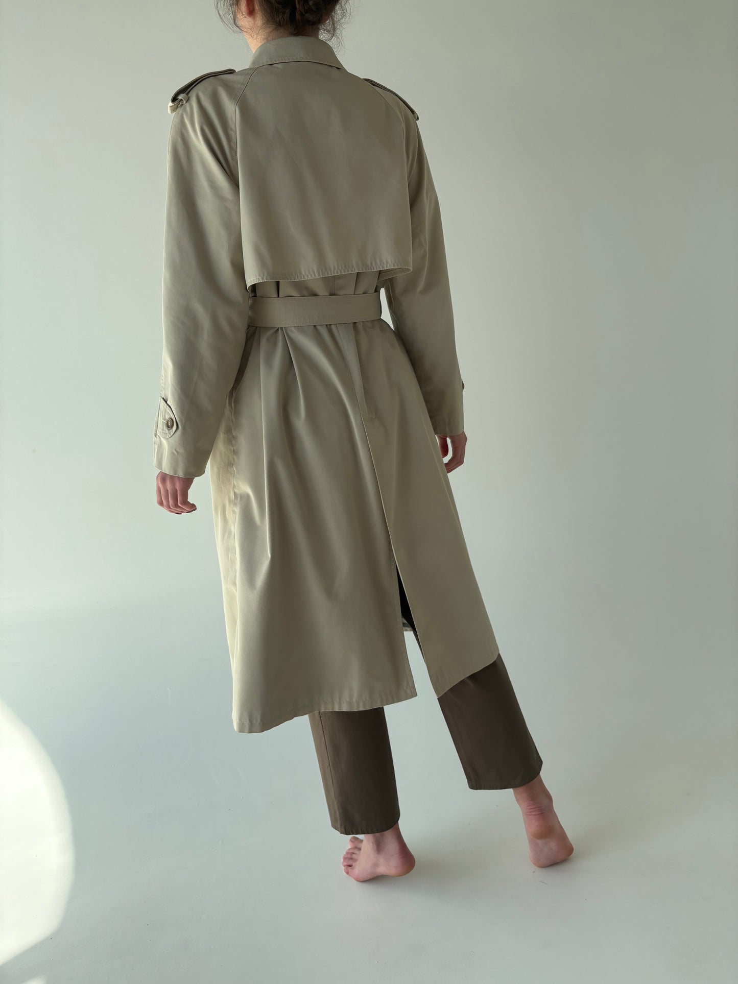Trench vintage nude impermeabil cu talie marcată reglabilă