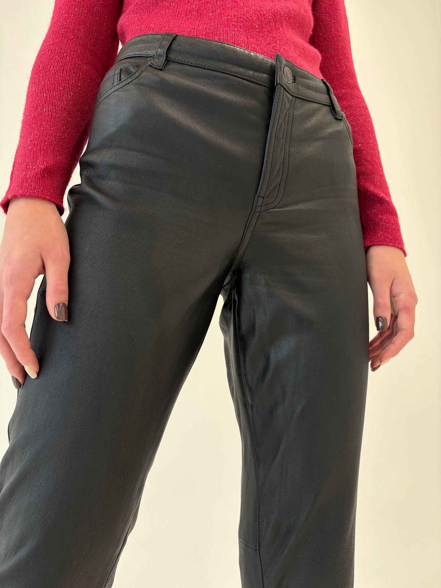 Pantaloni petite din piele naturală ușor strech