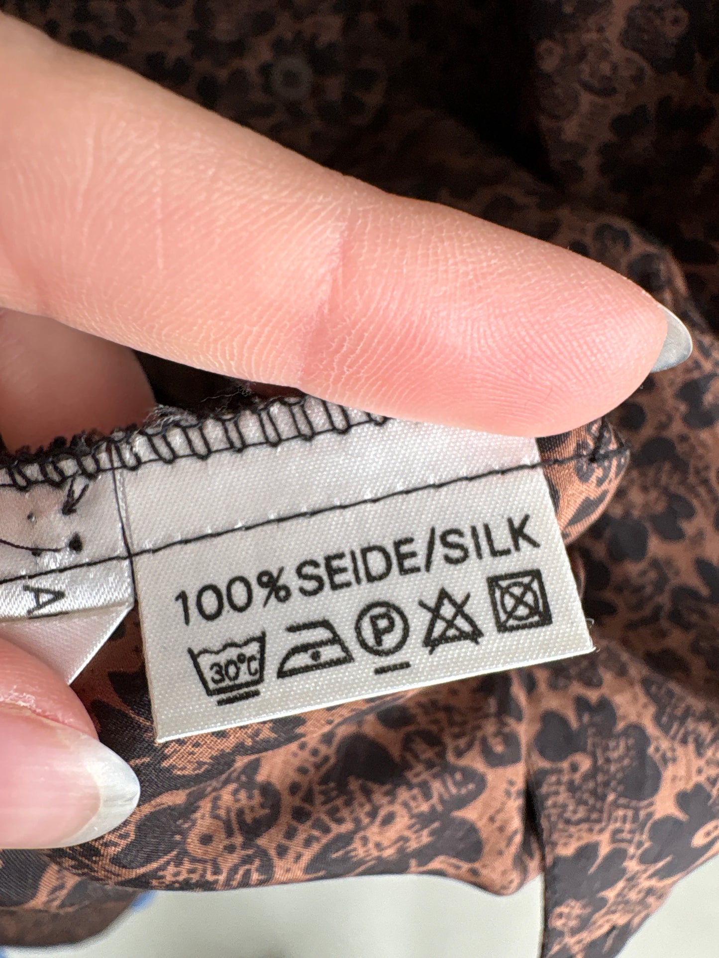 Set vintage din mătase naturală cu top lejer și fustă maxi cu talie elastică
