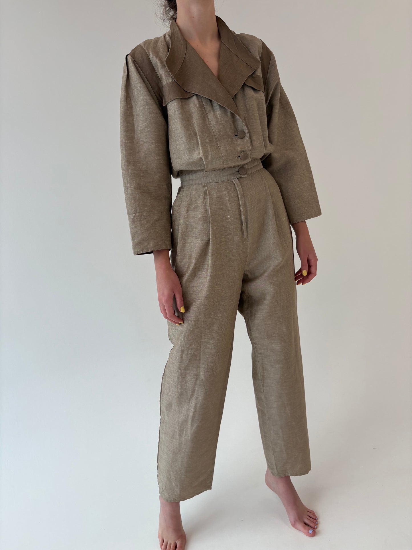 Salopetă vintage dark nude cu talie ultra marcată din pânză excepțională