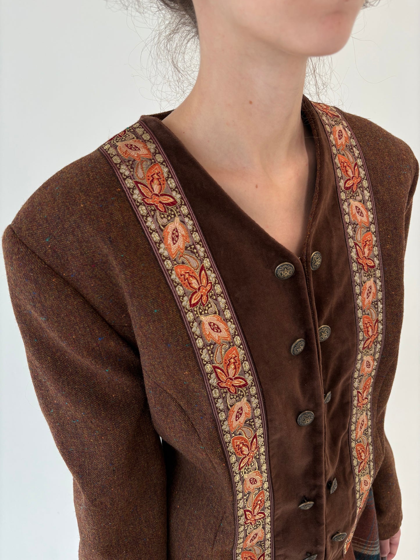 Sacou vintage caramel brown 80% lana cu inserție de brocart nou cu eticheta