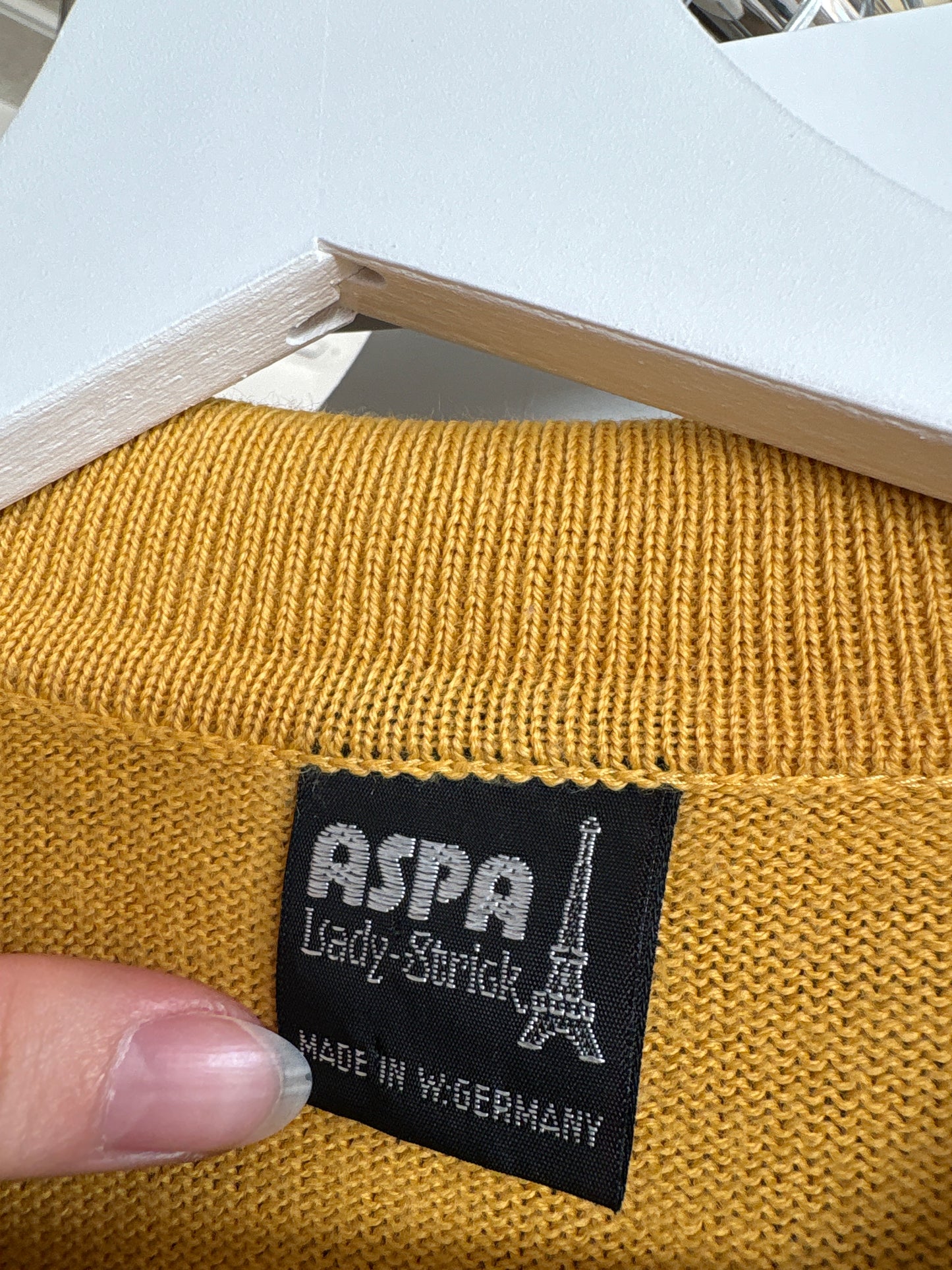 Pulover polo vintage mustard yellow din lana extrafina de gramaj mare