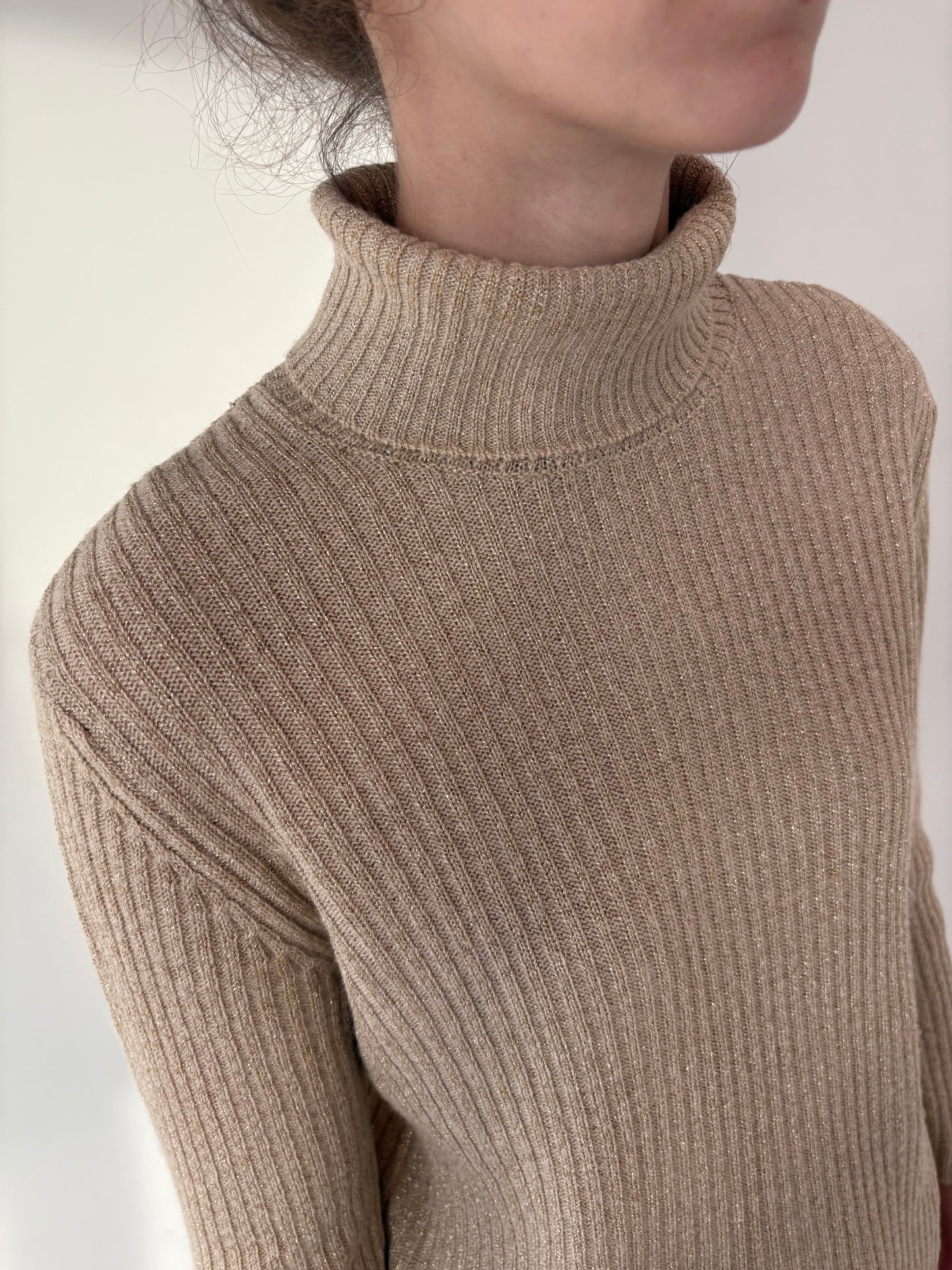 Maleta light nude din lana extrafina cu inserții delicate de lurex light gold