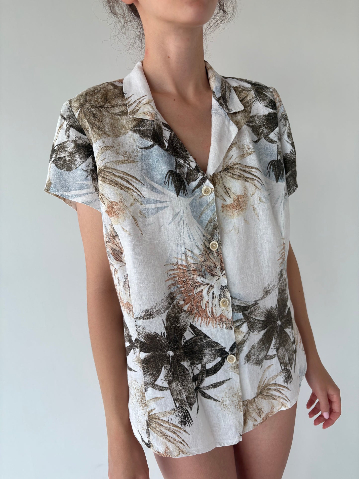 Cămașa din in premium cu print superb în culori neutre