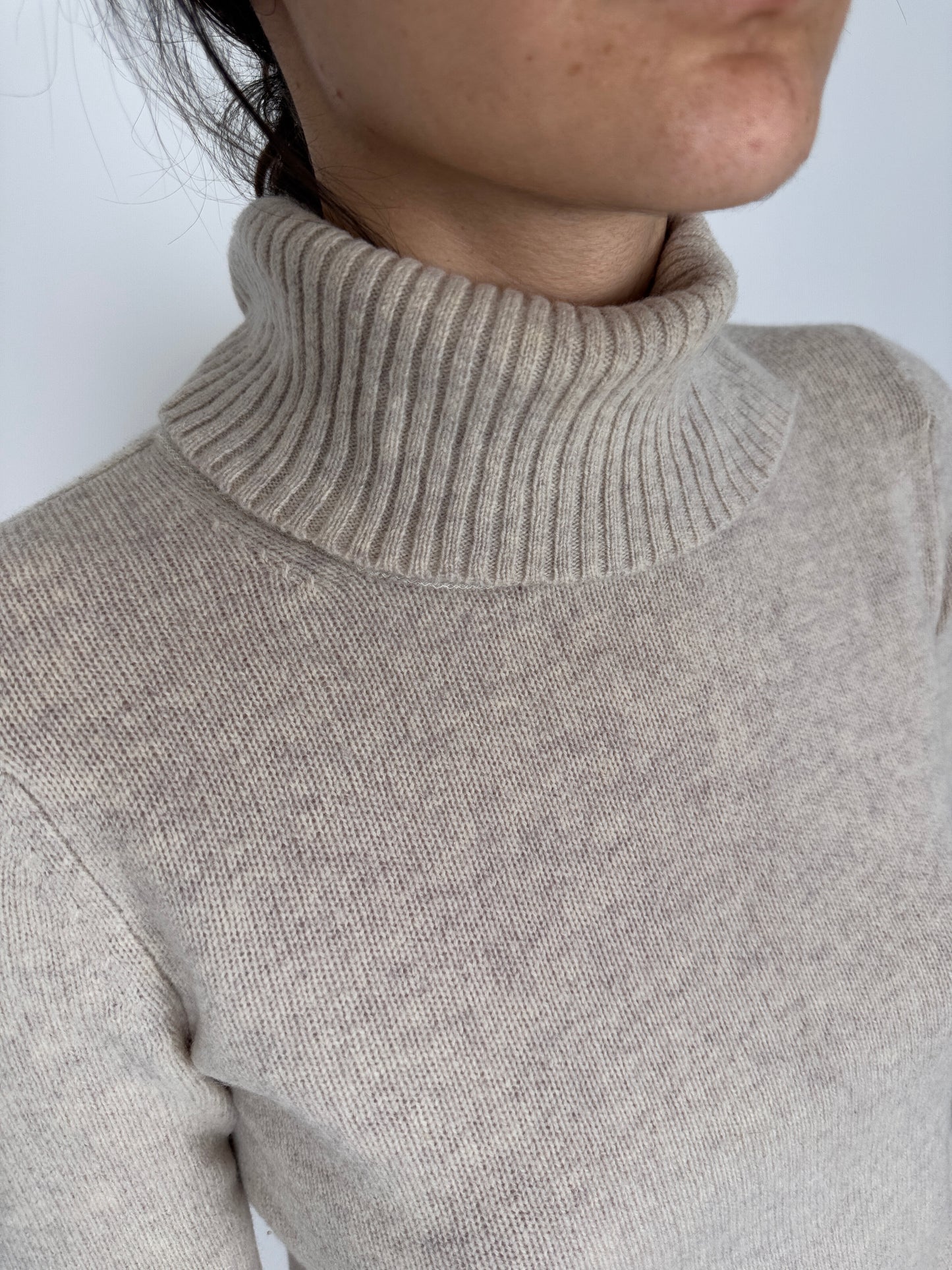 Maleta light nude din lana de extrafina de gramaj mare
