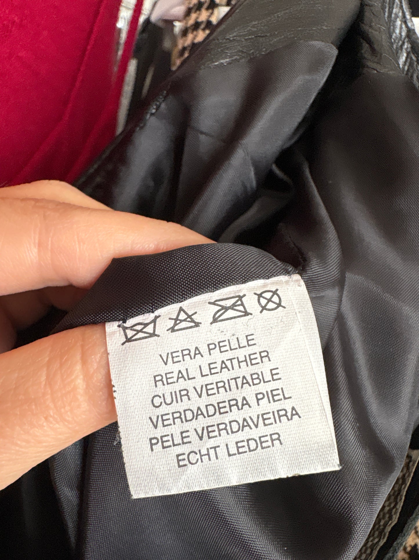Fustă italiană din piele naturală extrem de moale cu taie ultra înaltă