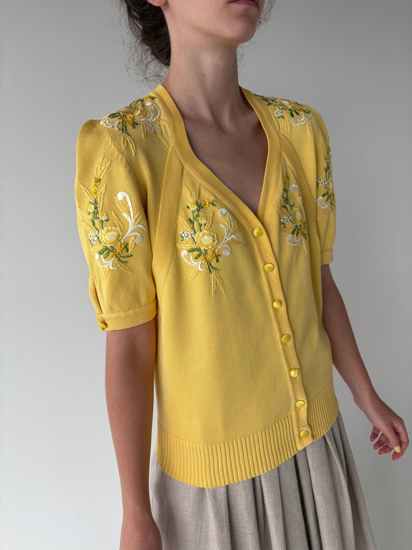Top vintage italian cu broderie manuală excepțională