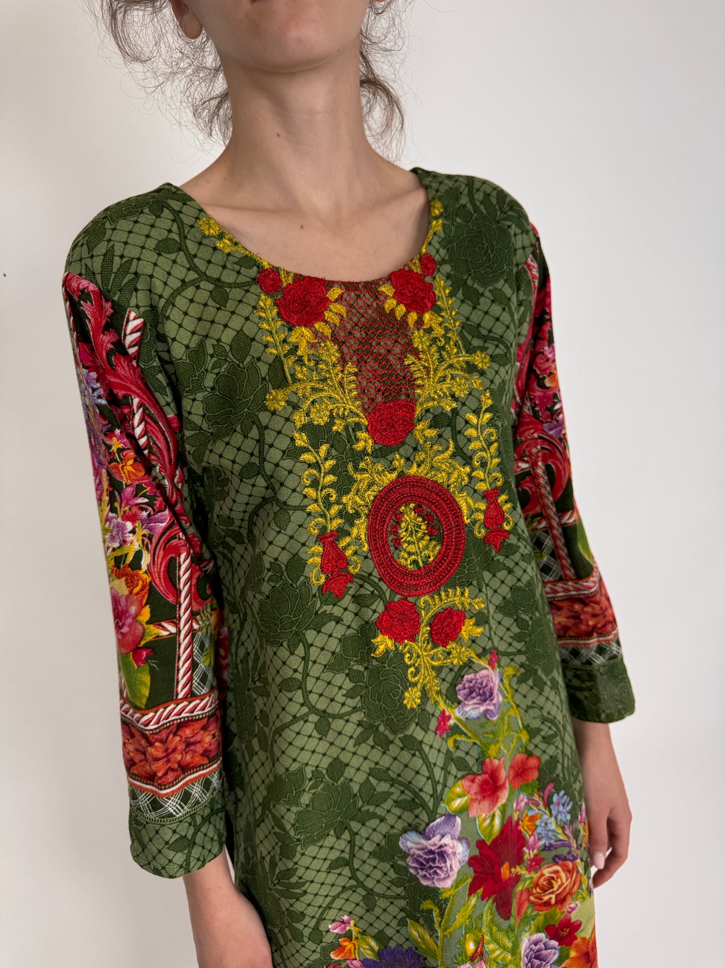 Rochie vintage din pânză cu broderie și dantelă macrame