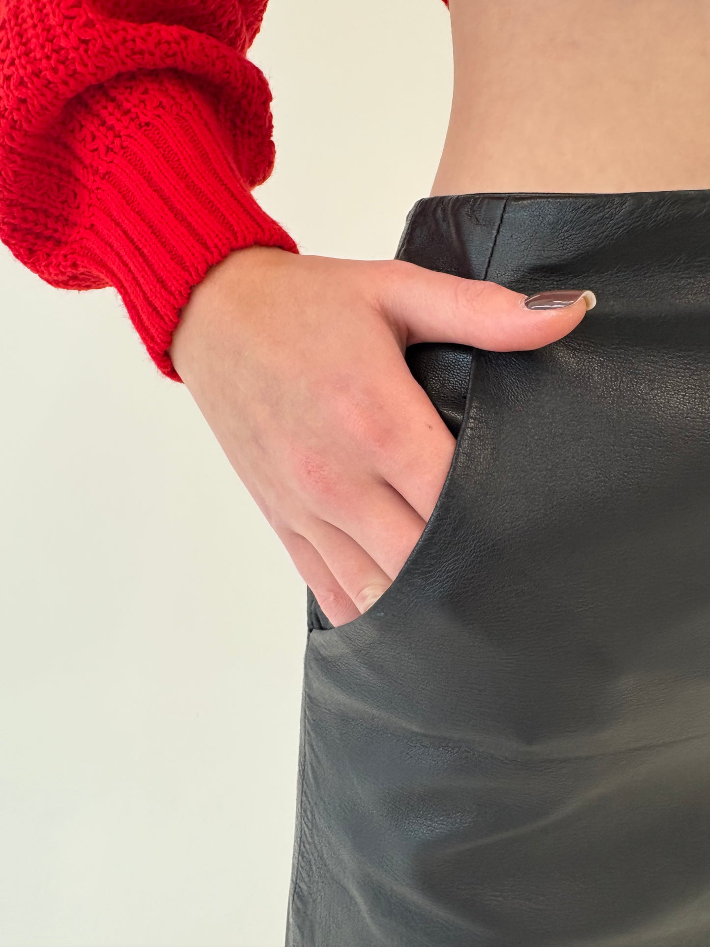 Fustă ultra mini din piele naturală moale cu buzunare