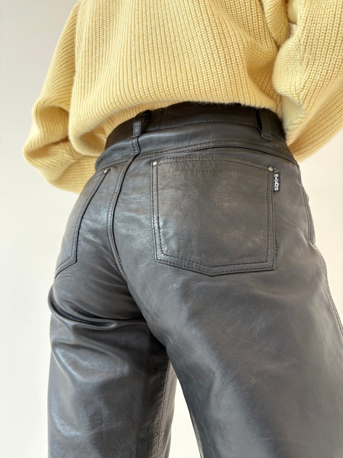 Pantaloni tall din piele naturală extrem de moale