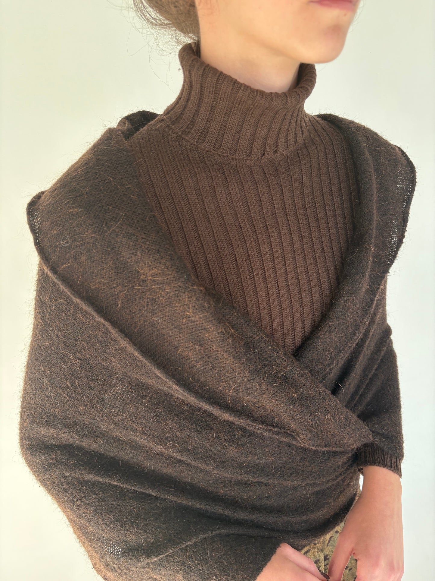 Capa chocolate brown din lana și baby mohair