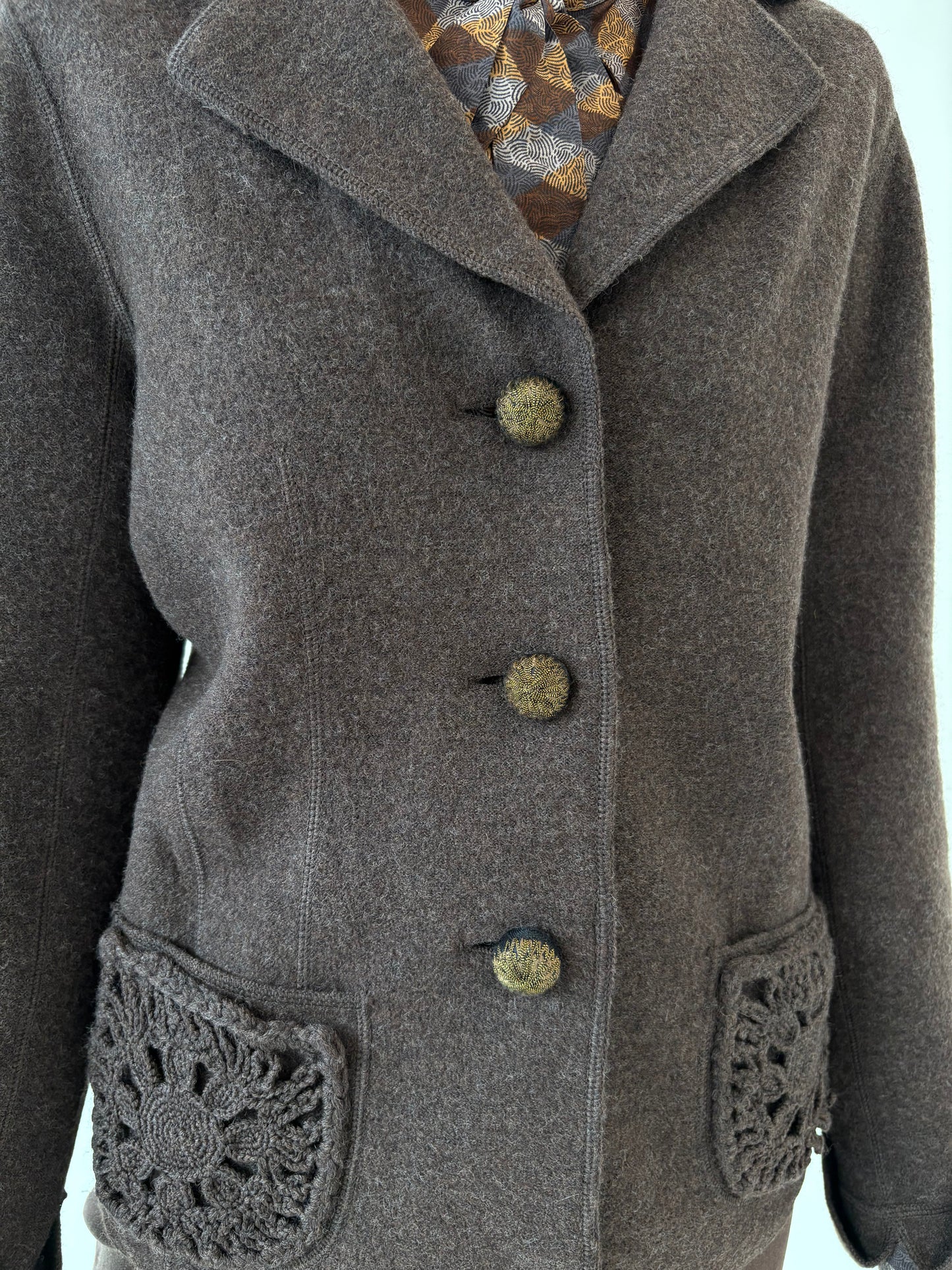 Sacou chocolate brown din boiled wool cu detalii lucrate manual