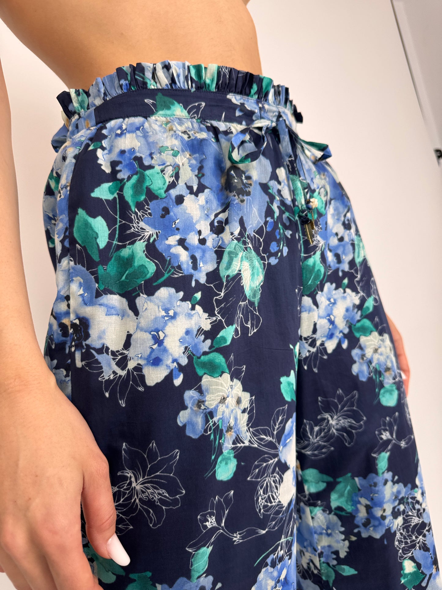 Pantaloni palazzo de brand luxury Twinset cu print superb