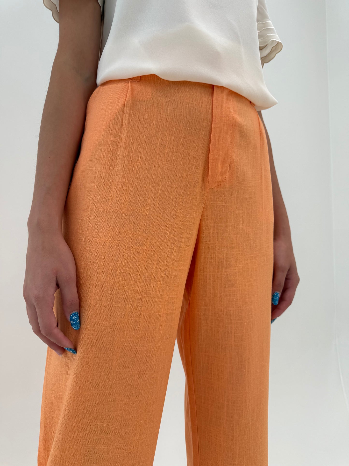 Pantaloni light orange cu pense și talie ultra inalta în croi drept din in premium