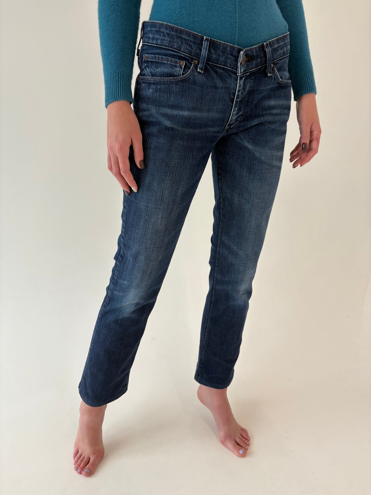 Jeans Levi’s demi curve dark wash modelatori