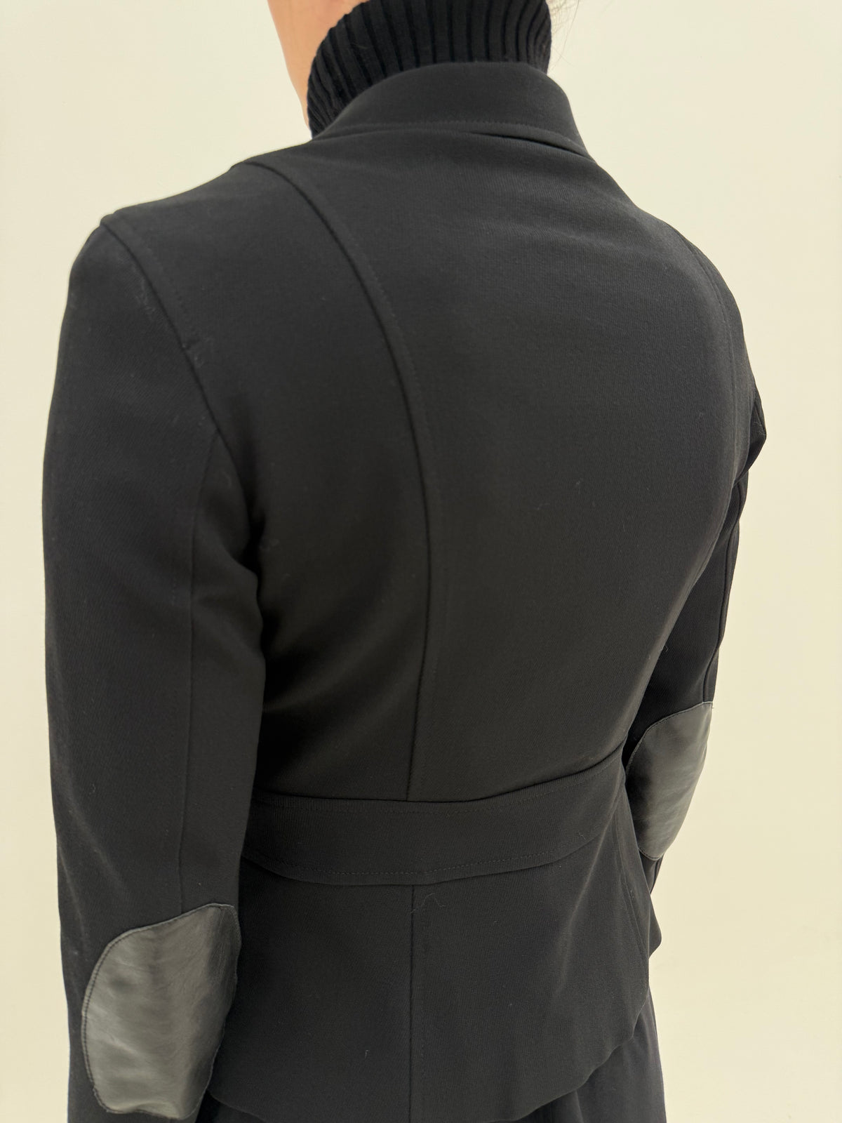 Sacou Max&Co by Max Mara din serj de lana extrafina cu revere late ultra cambrat