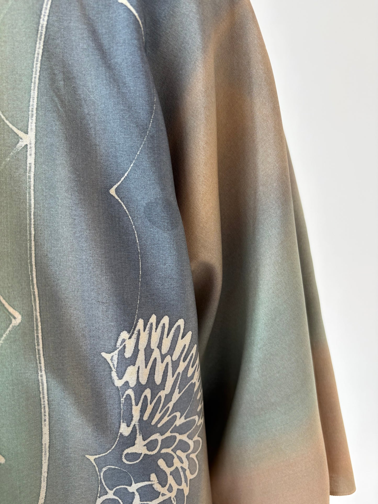 Kaftan vintage din mătase naturală pictat delicat manual