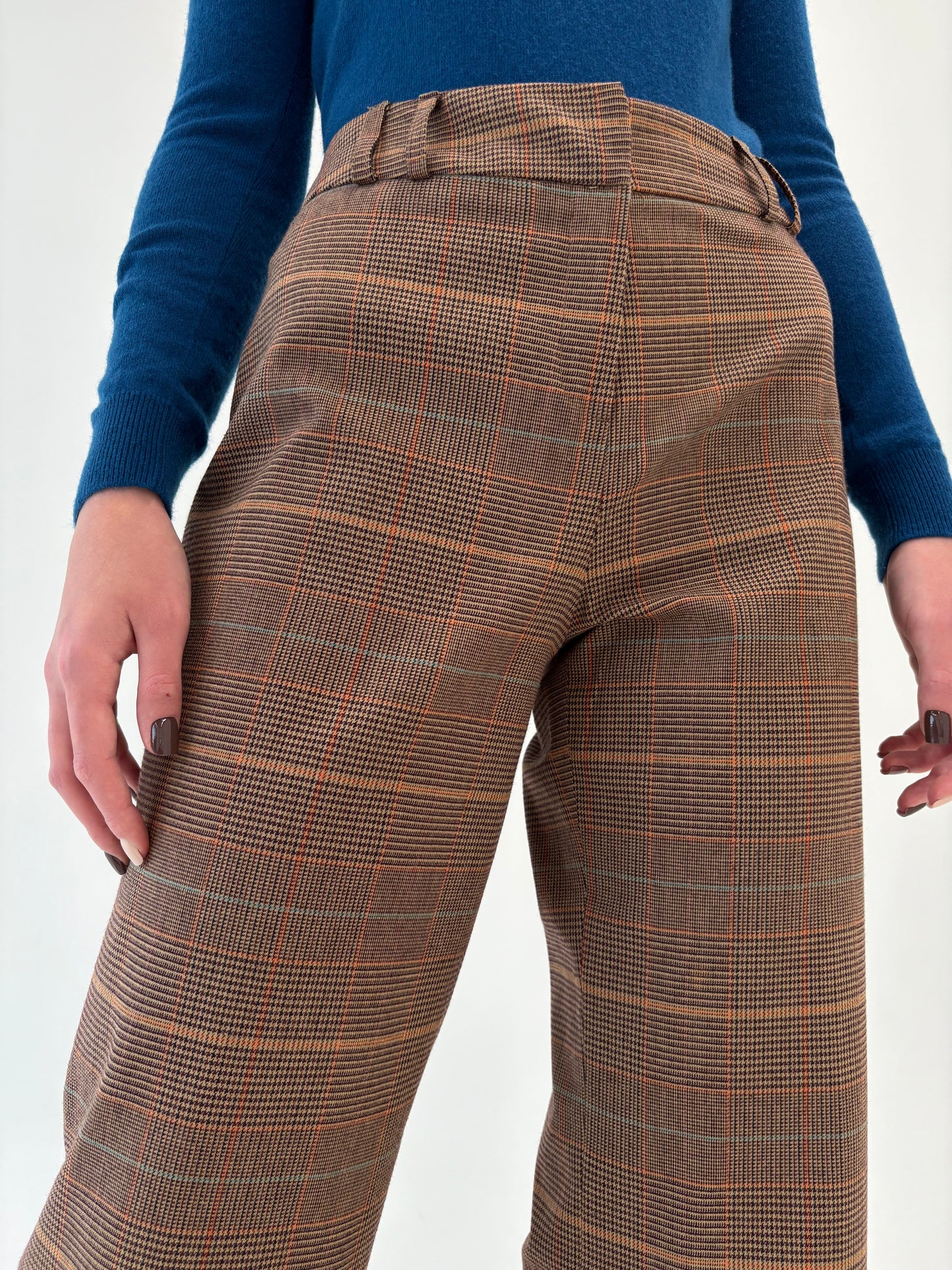 Pantaloni camel în carouri și croi drept din canvas gros modelator de bumbac