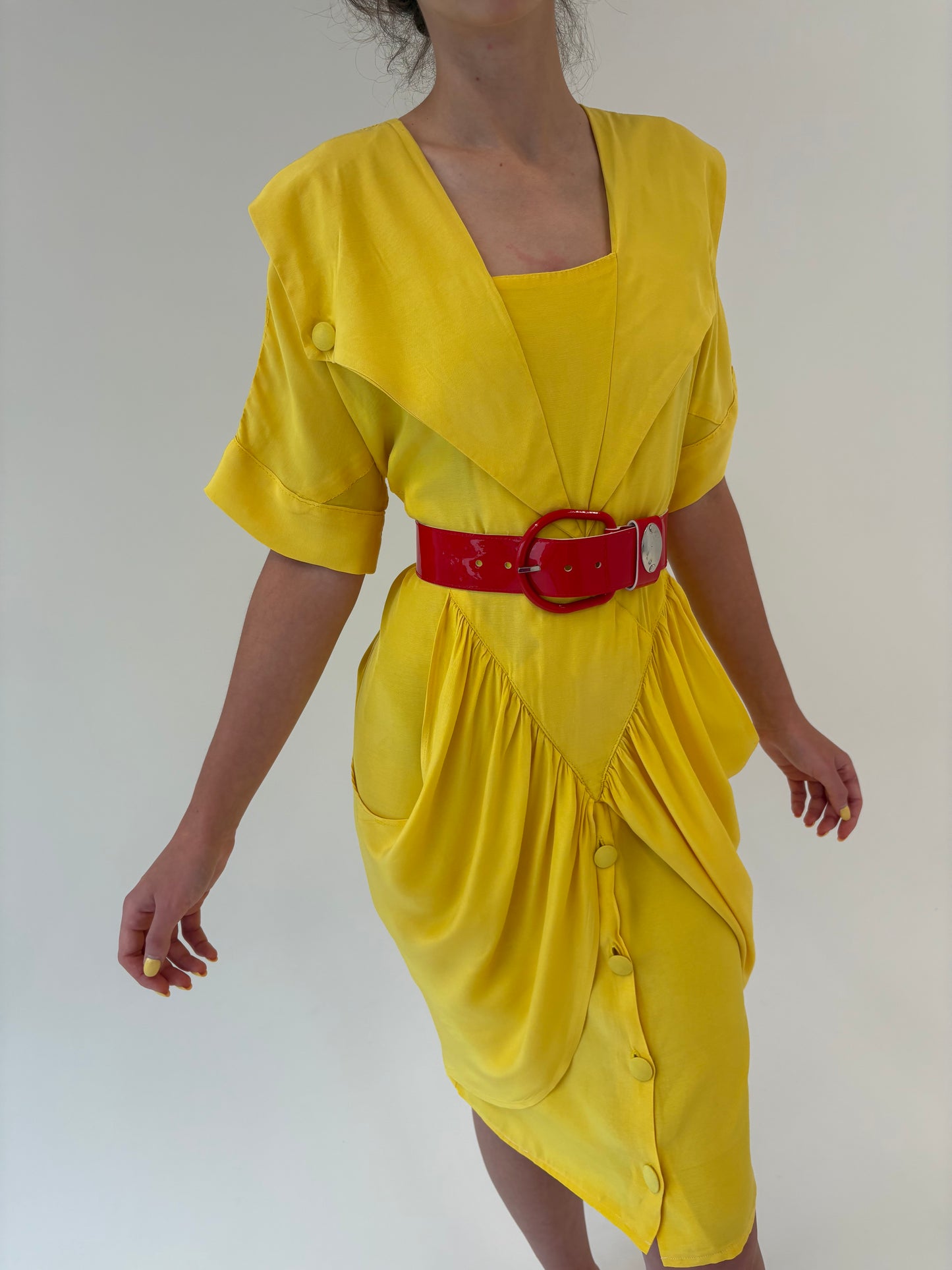 Rochie vintage spectaculoasă din anii 80 cu falduri și drapaje