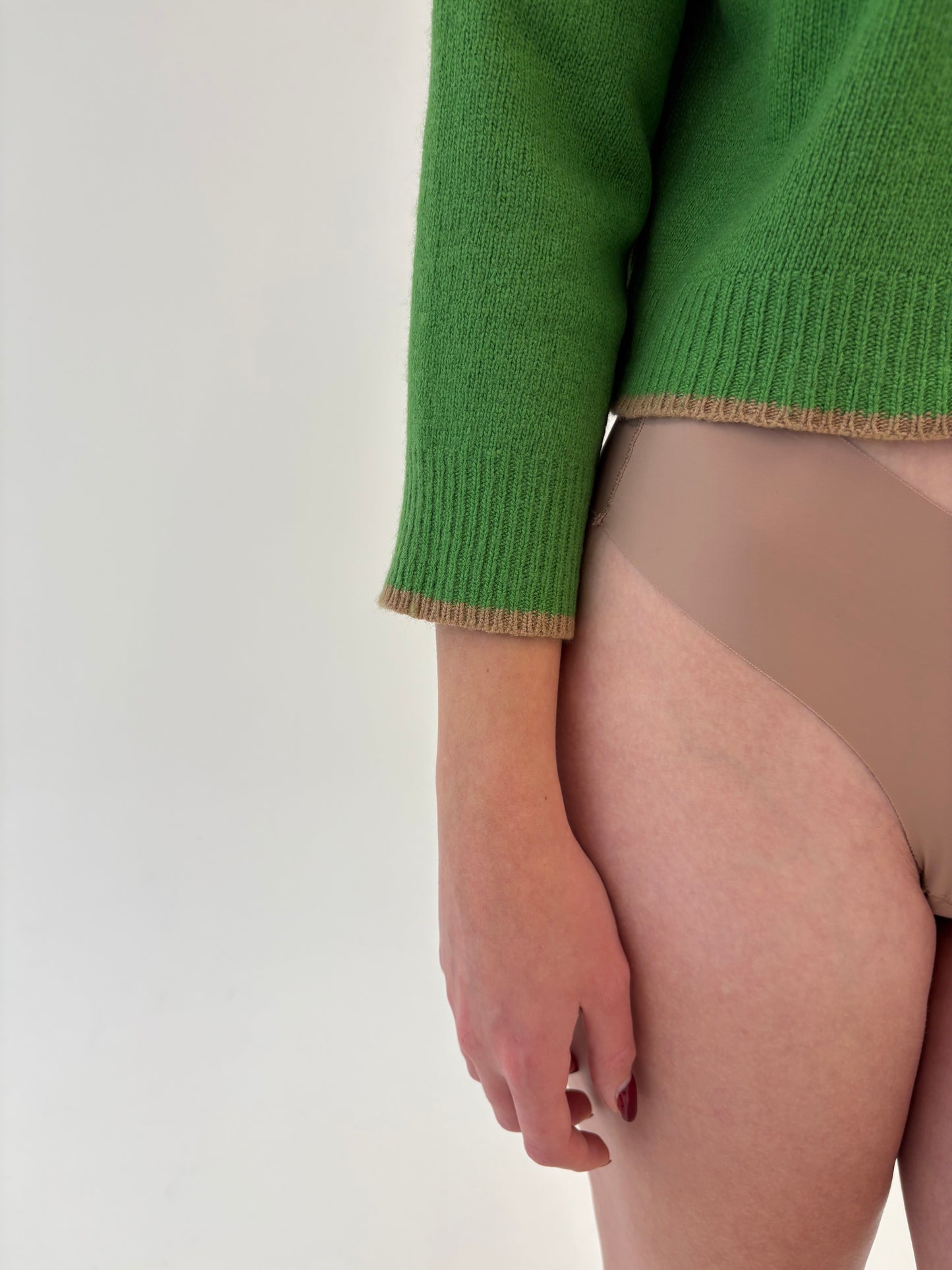 Pulover italian verde tare petite din lana merino extrafina de gramaj mare