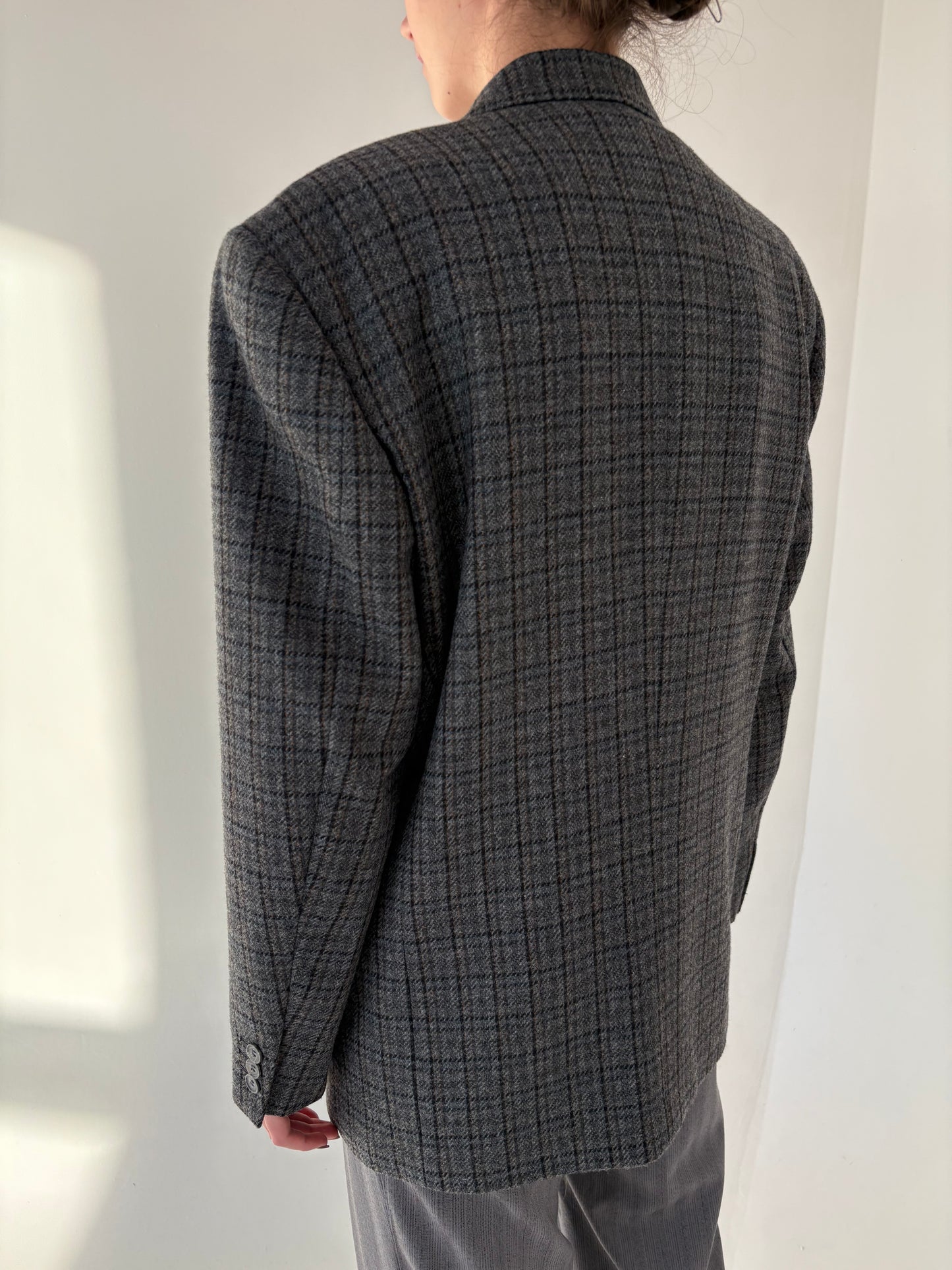 Sacou italian din tweed gros de lana în carouri și nuanțe neutre