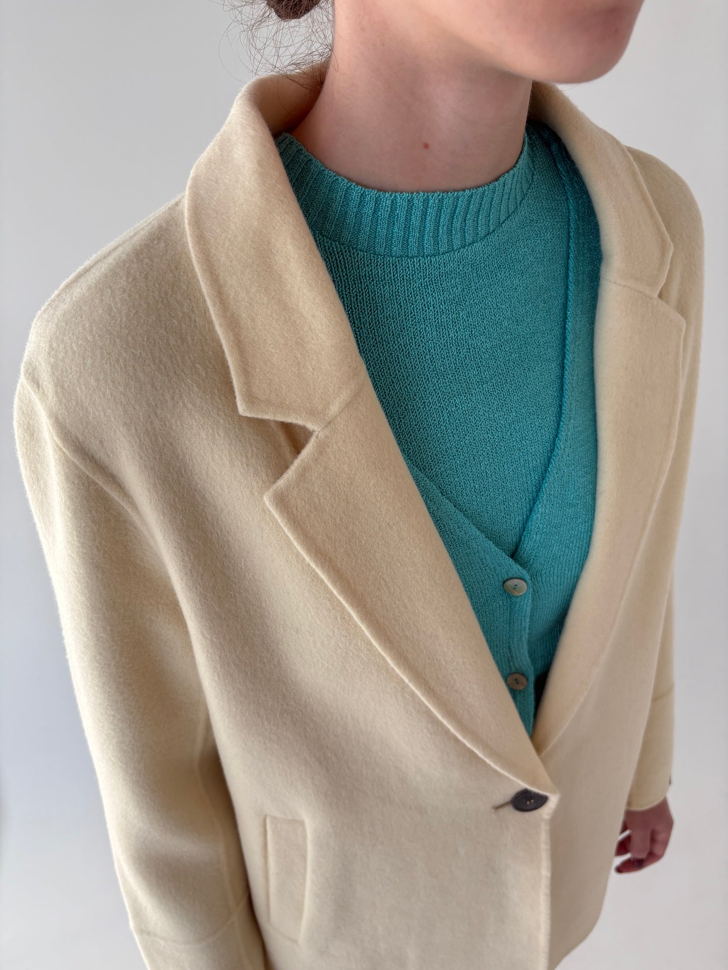 Paltonas luxury italian butter nude din stofă excepțională cu 2 fete de lana