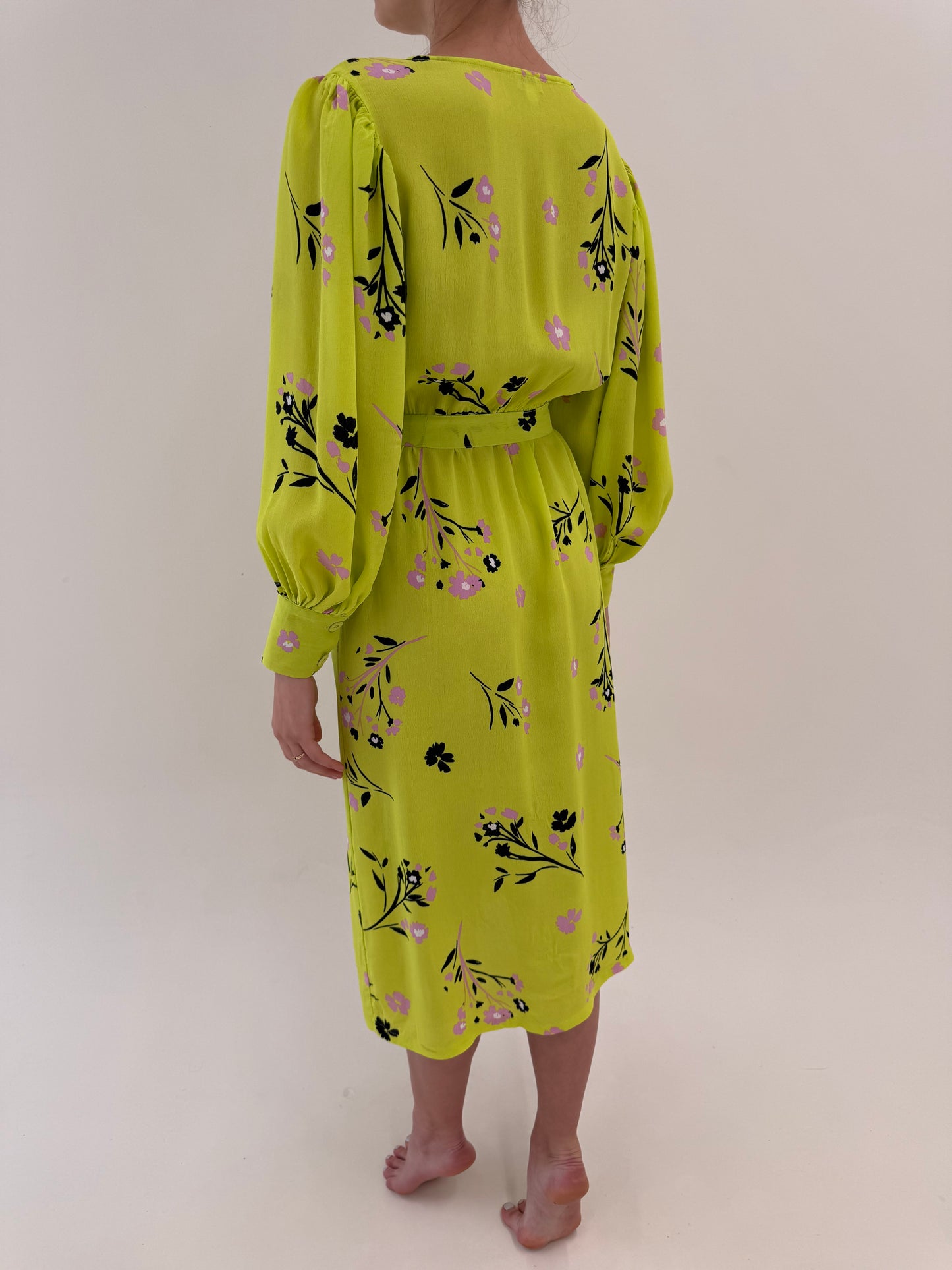 Rochie neon green cu mâneci ultra ample cu manșetă îngustată și cordon