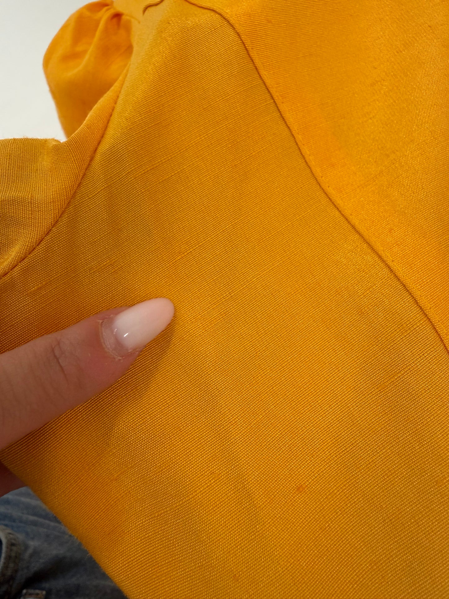 Sacou vintage ultra cambrat cu mâneci ușor bufante din pânză ușor satinata
