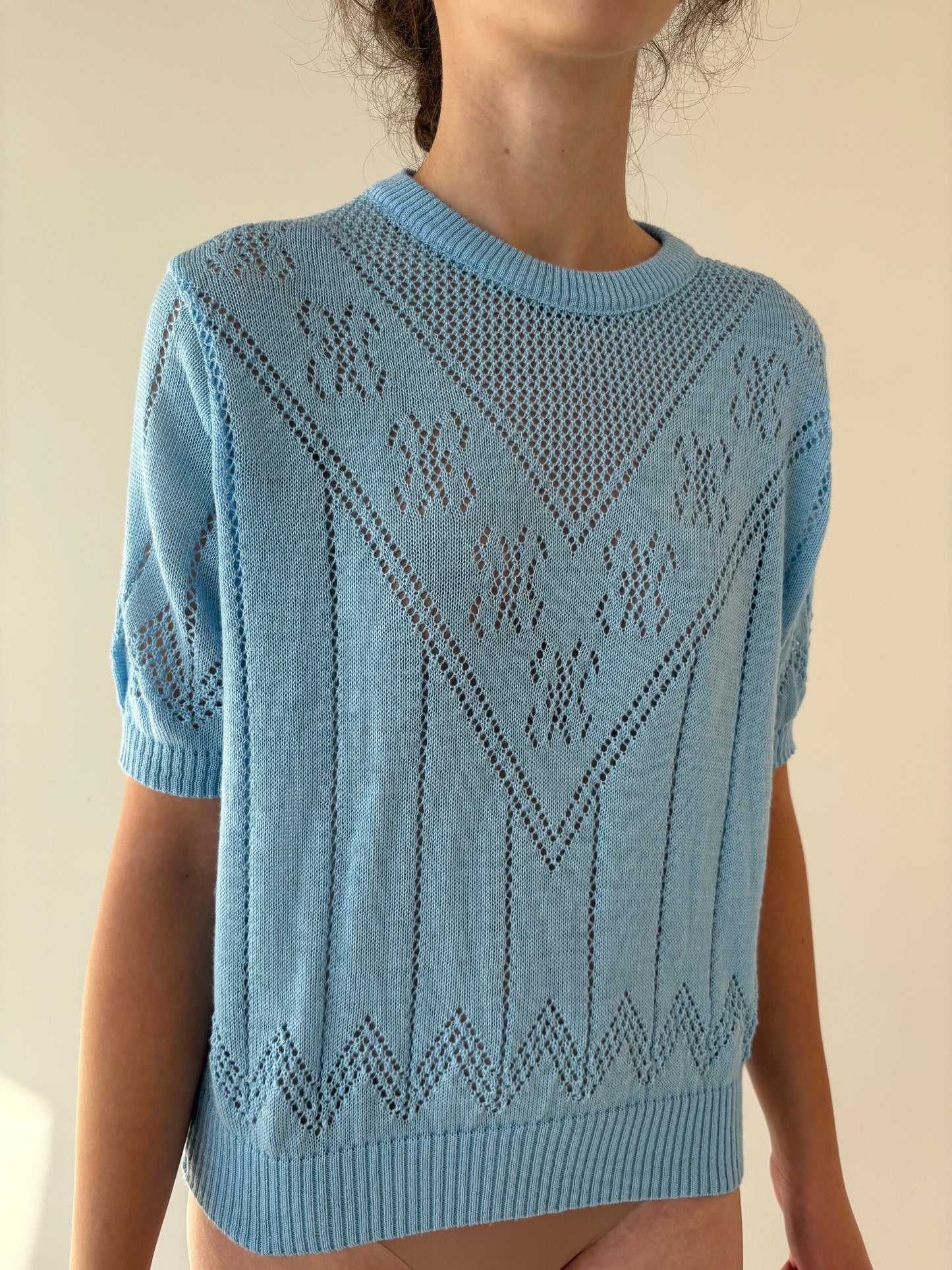Top vintage dantelat baby blue din mix de lana extrafina