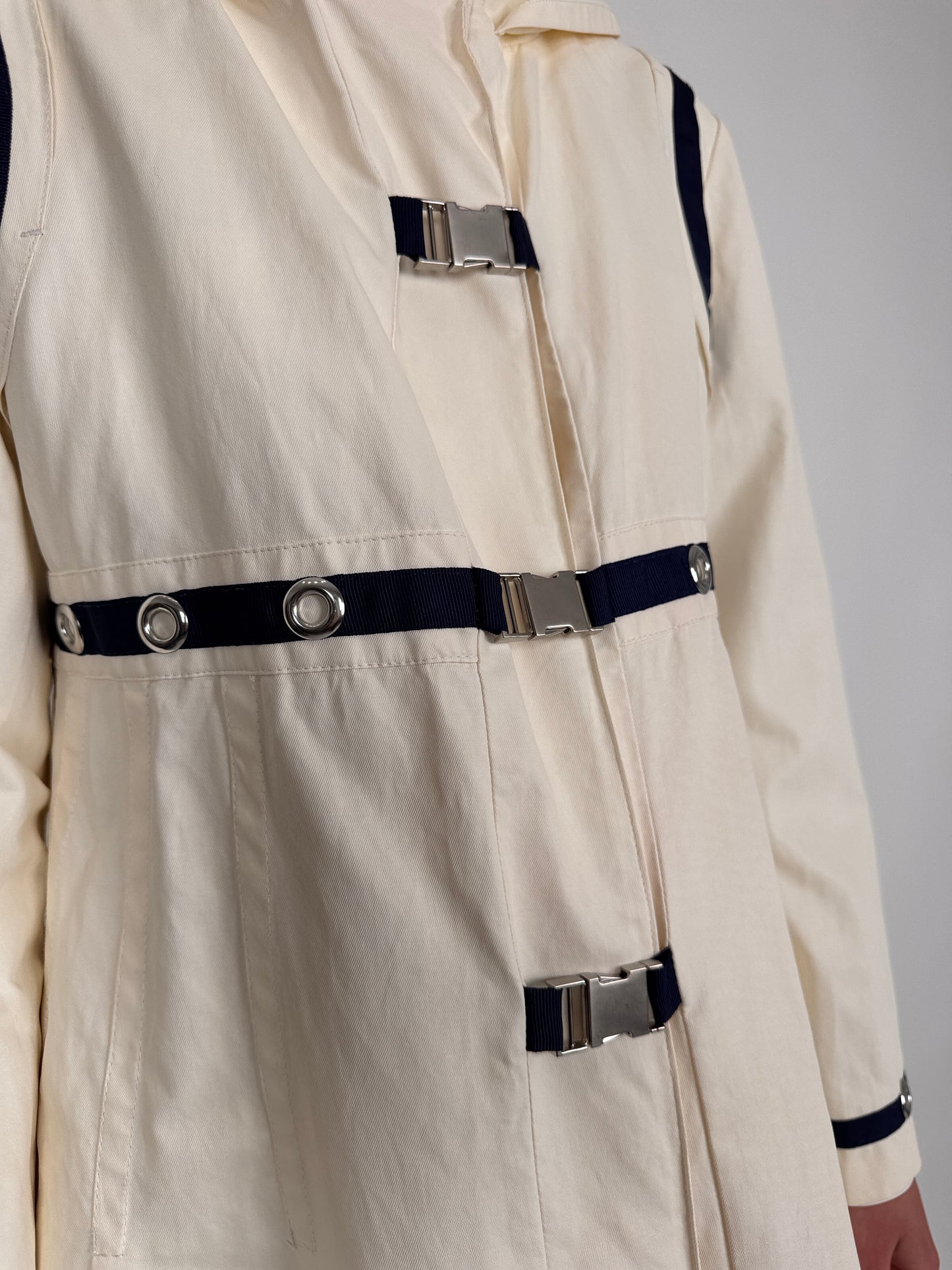 Trench premium cu influențe navy din material impermeabil