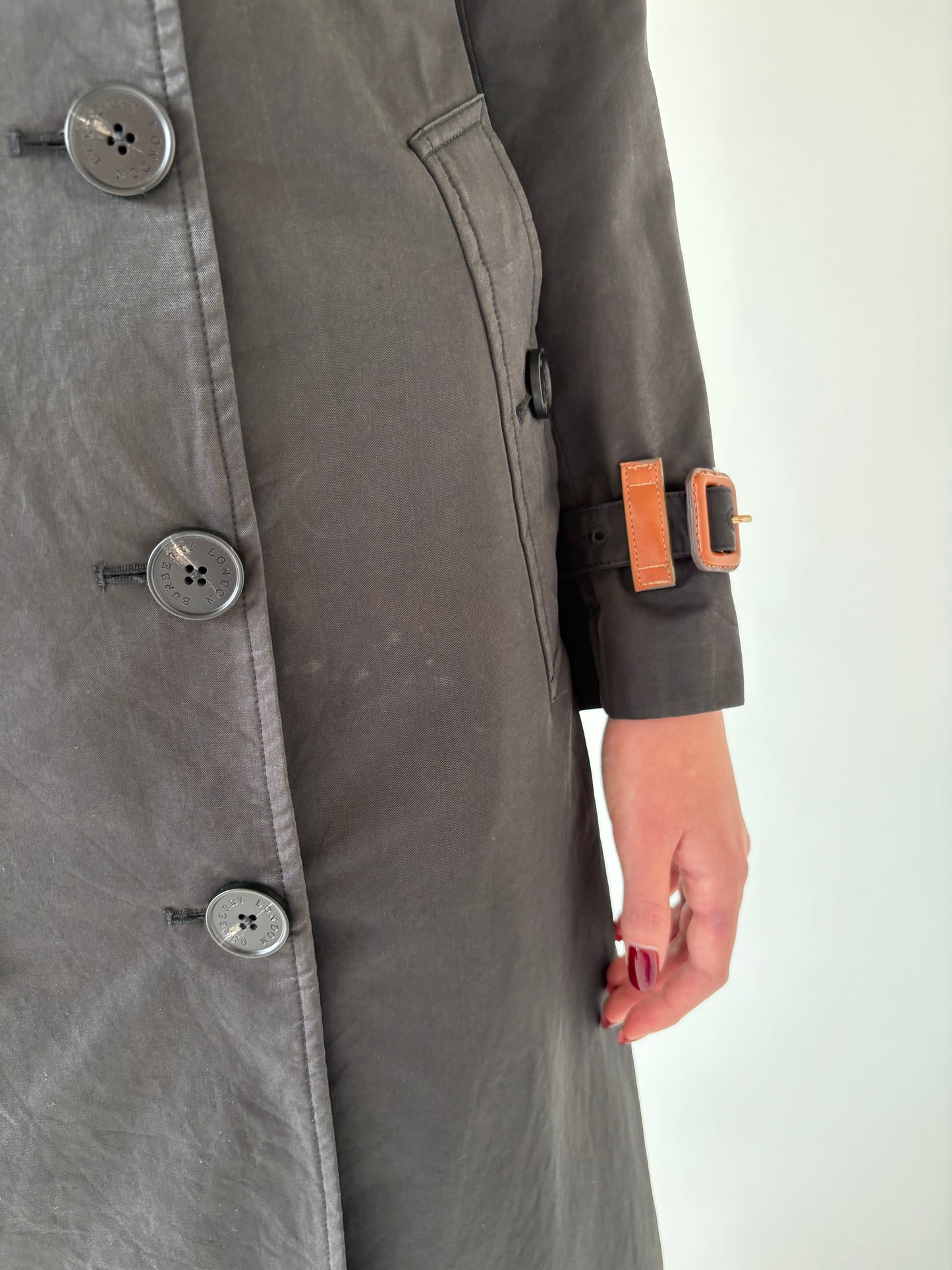 Trench negru Burberry impermeabil cu aplicații din piele naturală