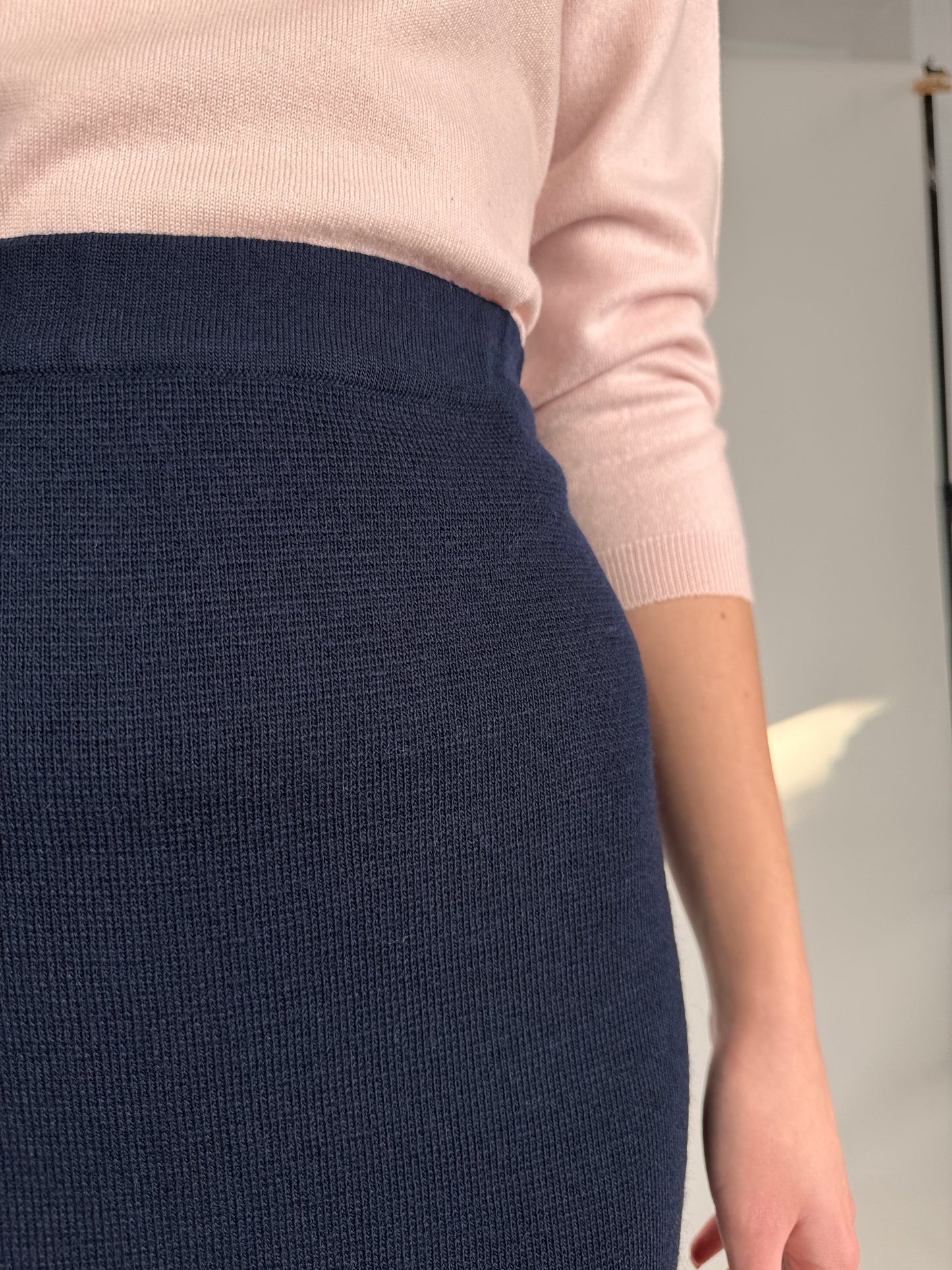 Fustă dark Navy conică cu talie înaltă din jerse de lana extrafina