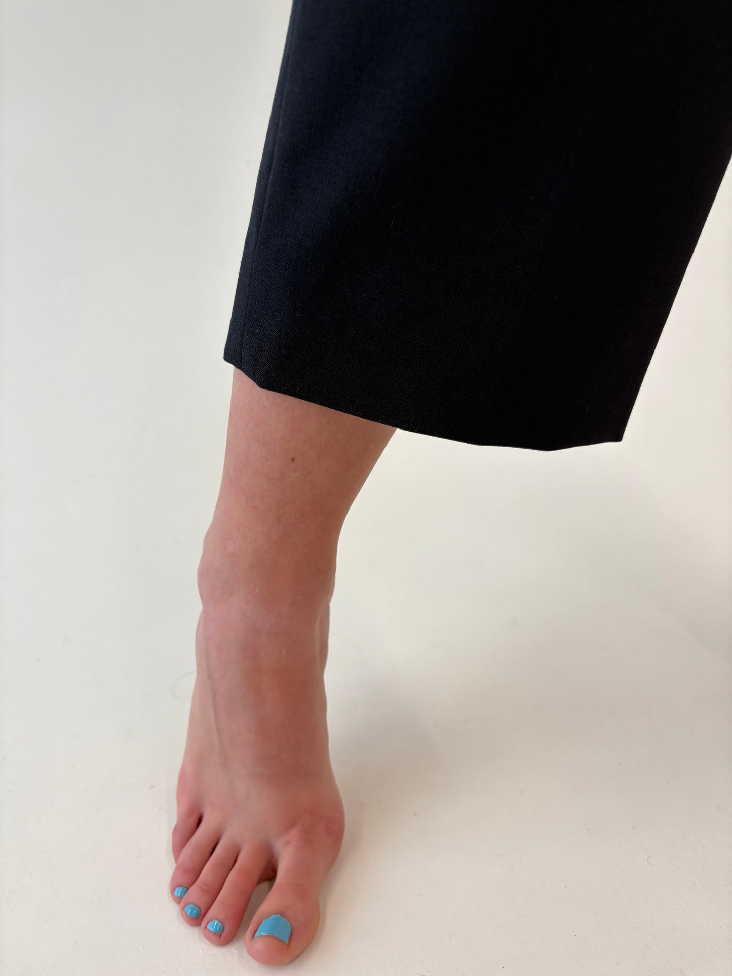 Pantaloni din lana de extrafina cu pense si talie înaltă noi cu etichetă