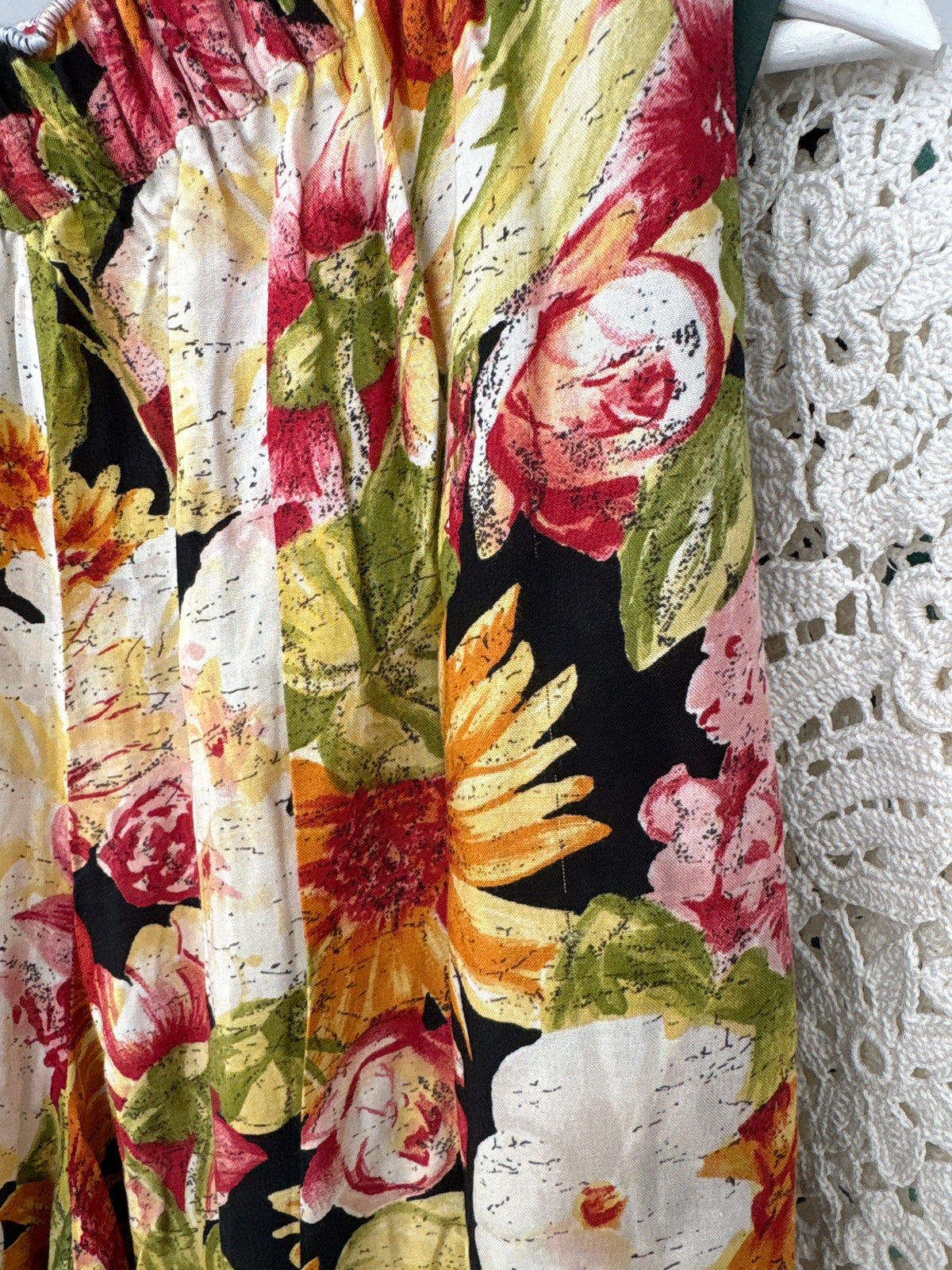 Fustă pantaloni super vaporoasă cu print floral superb și talie ultra înaltă elastică