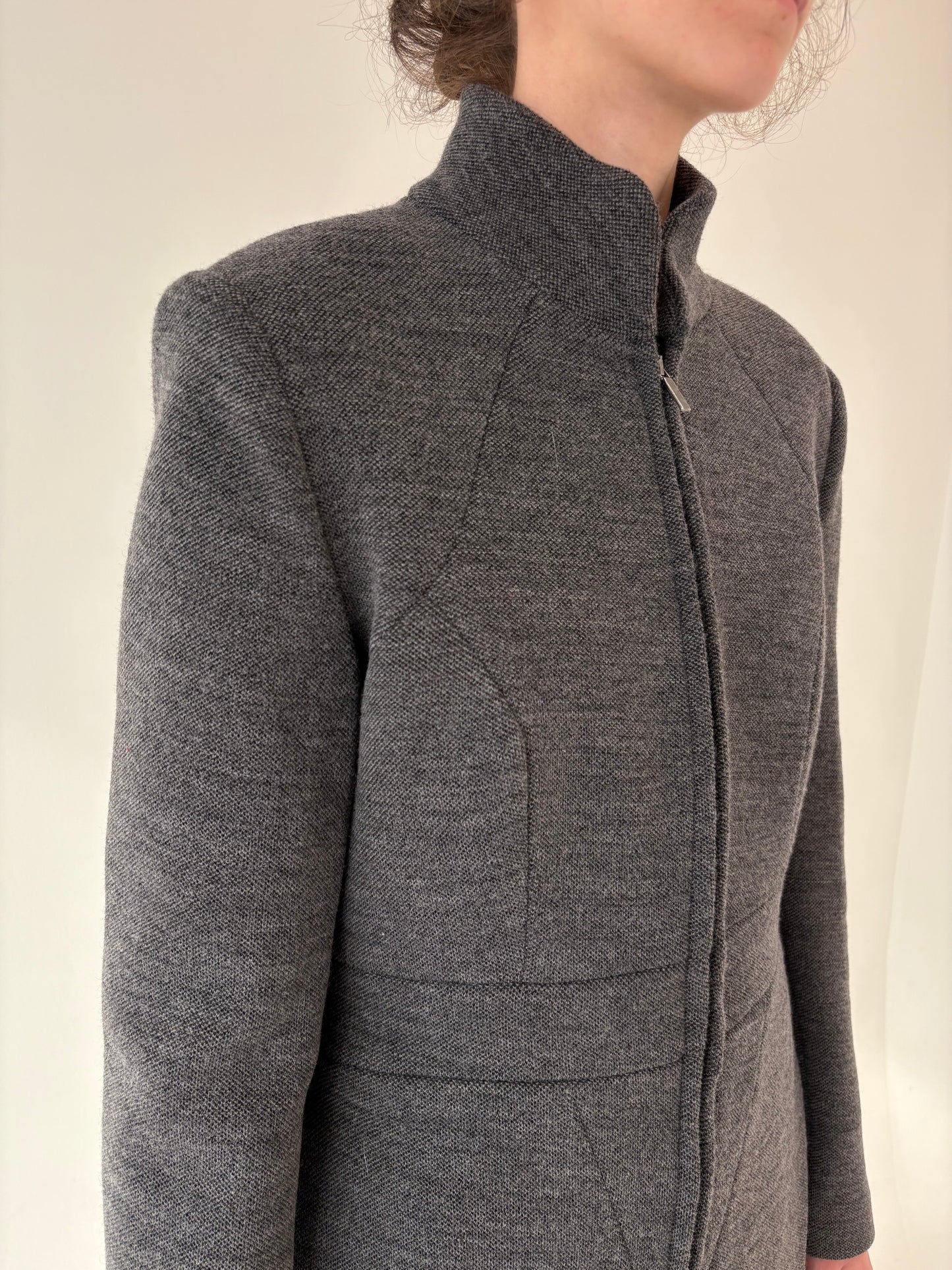 Palton in croi ușor cambrat italian cu influențe smart casual din lana extrafina
