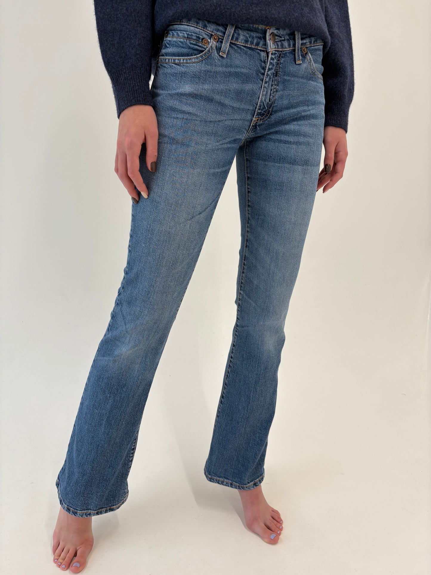 Jeans Levi’s tall bootcut clasic wash cu un touch de elastan