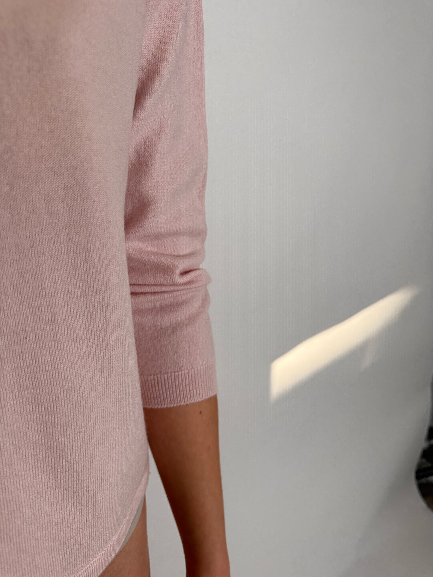 Pulover italian petite baby pink din lana merino extrafina