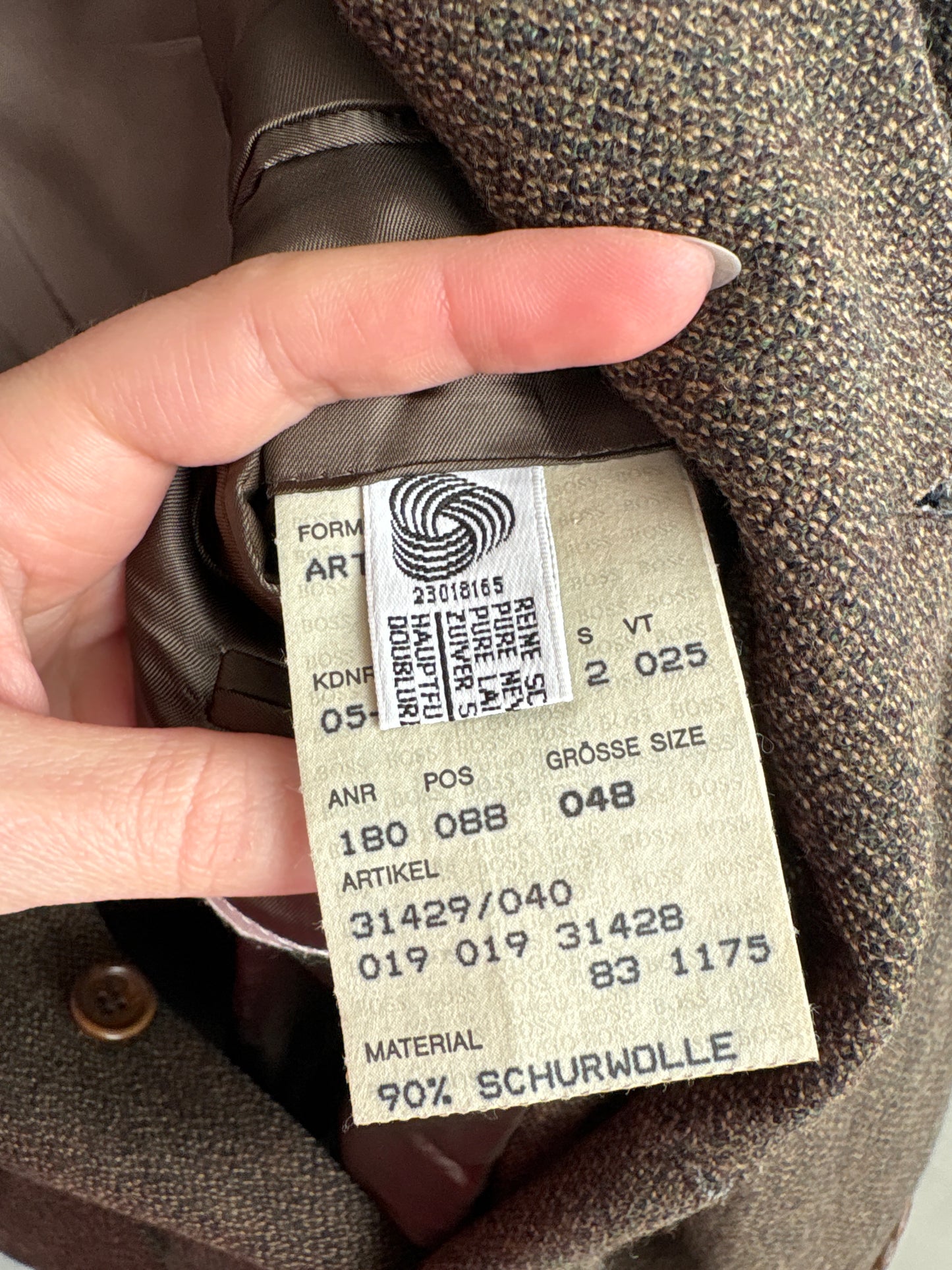 Sacou Hugo Boss în nuanțe superbe și croi actual din lana și cașmir