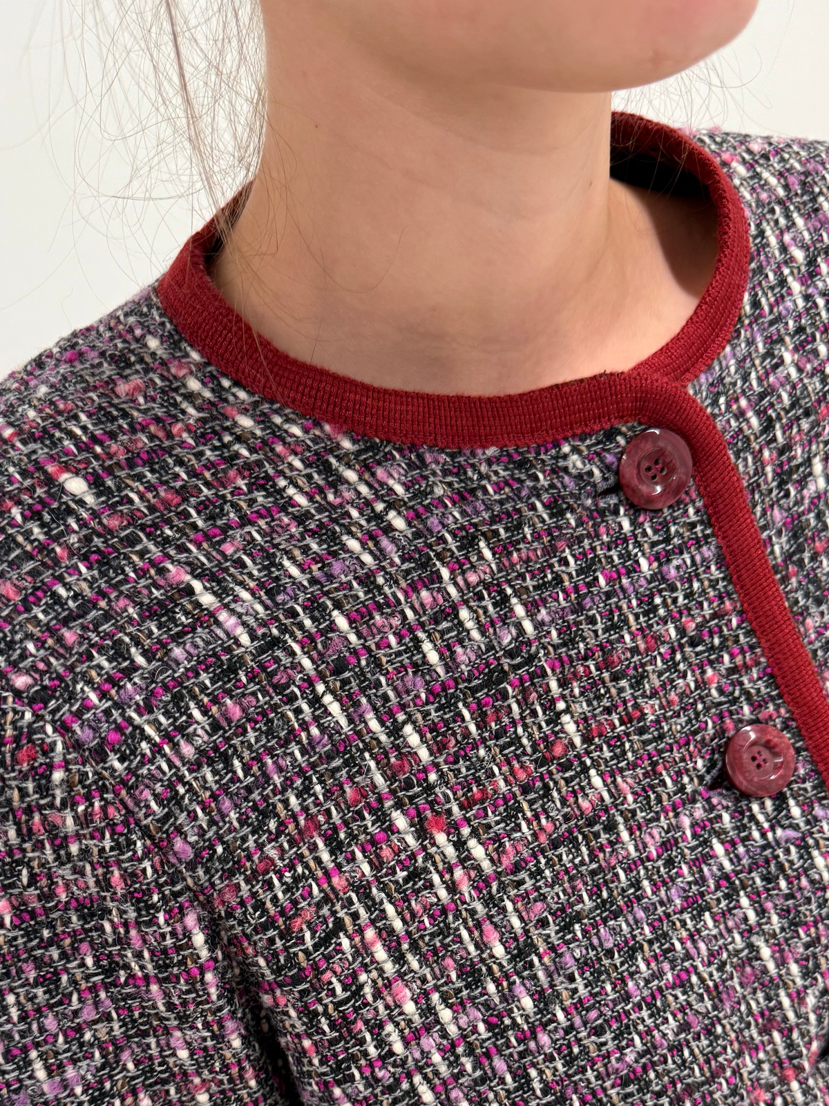 Sacou vintage în stil Chanel din tweed de lana de extrafina în culori superbe cu paspoal