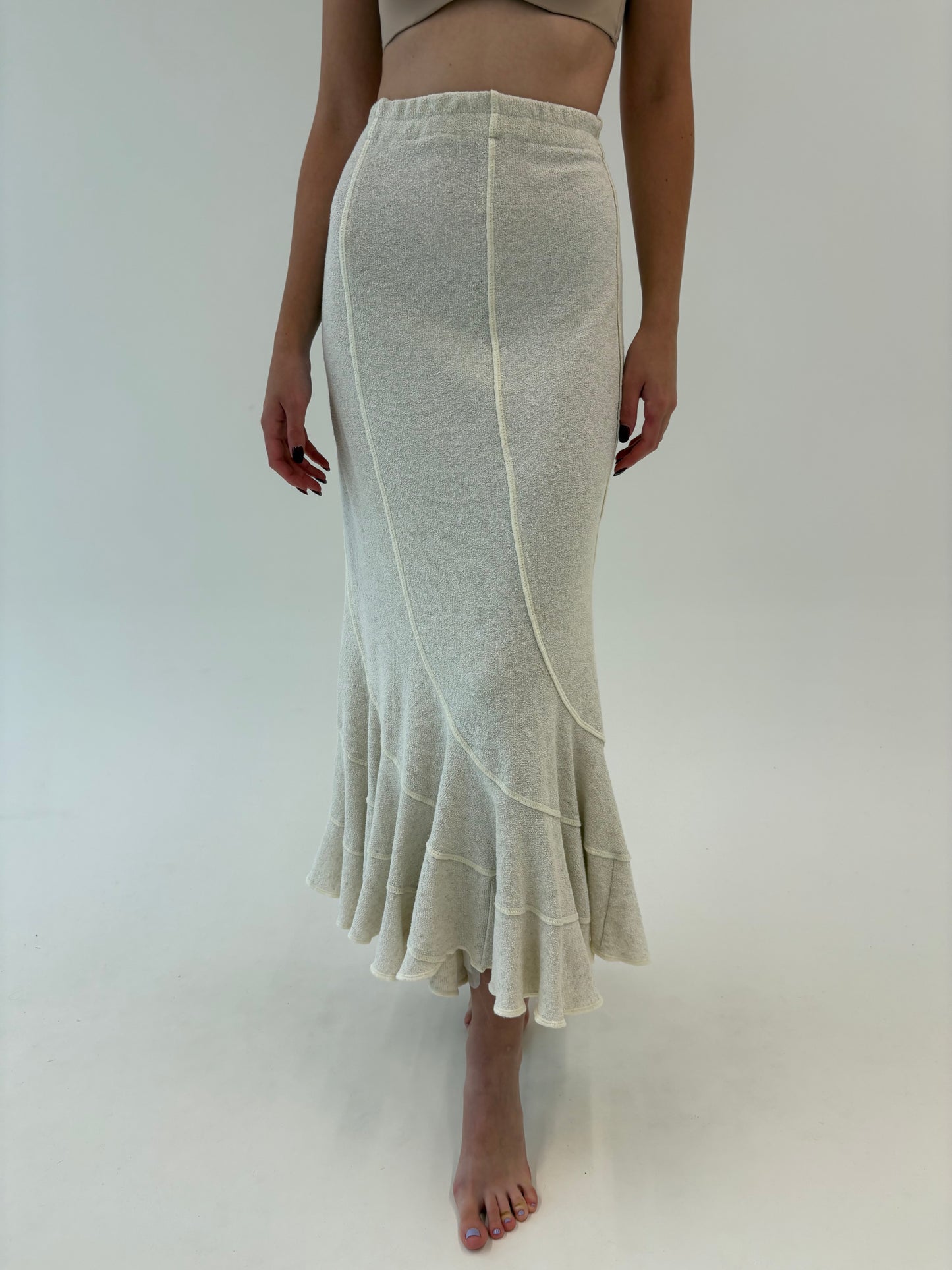 Fusta maxi mermaid în croi elaborat din jerse excepțional light butter nude