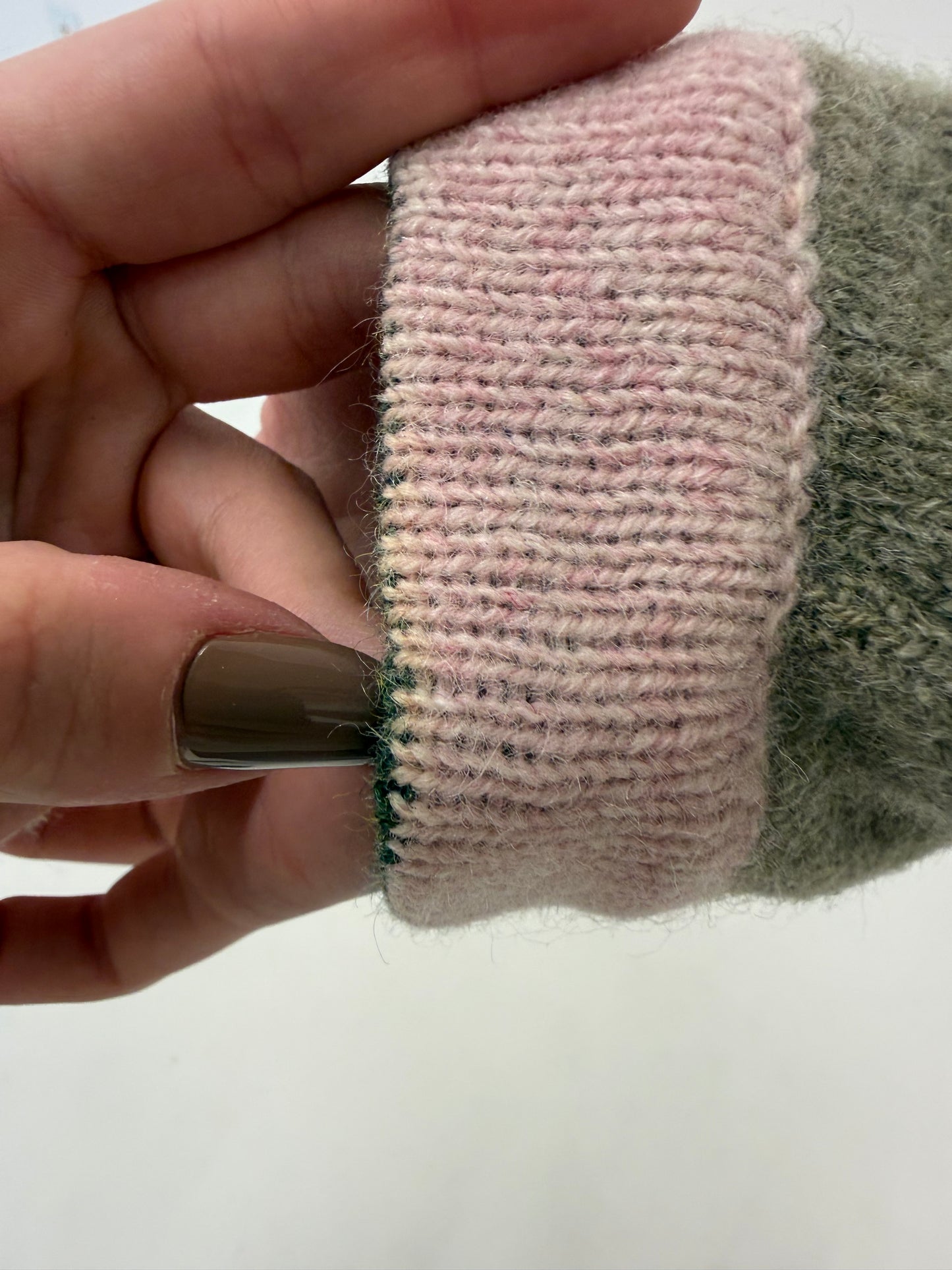 Cardigan super gros cu paspoal roz pudrat din lana pura