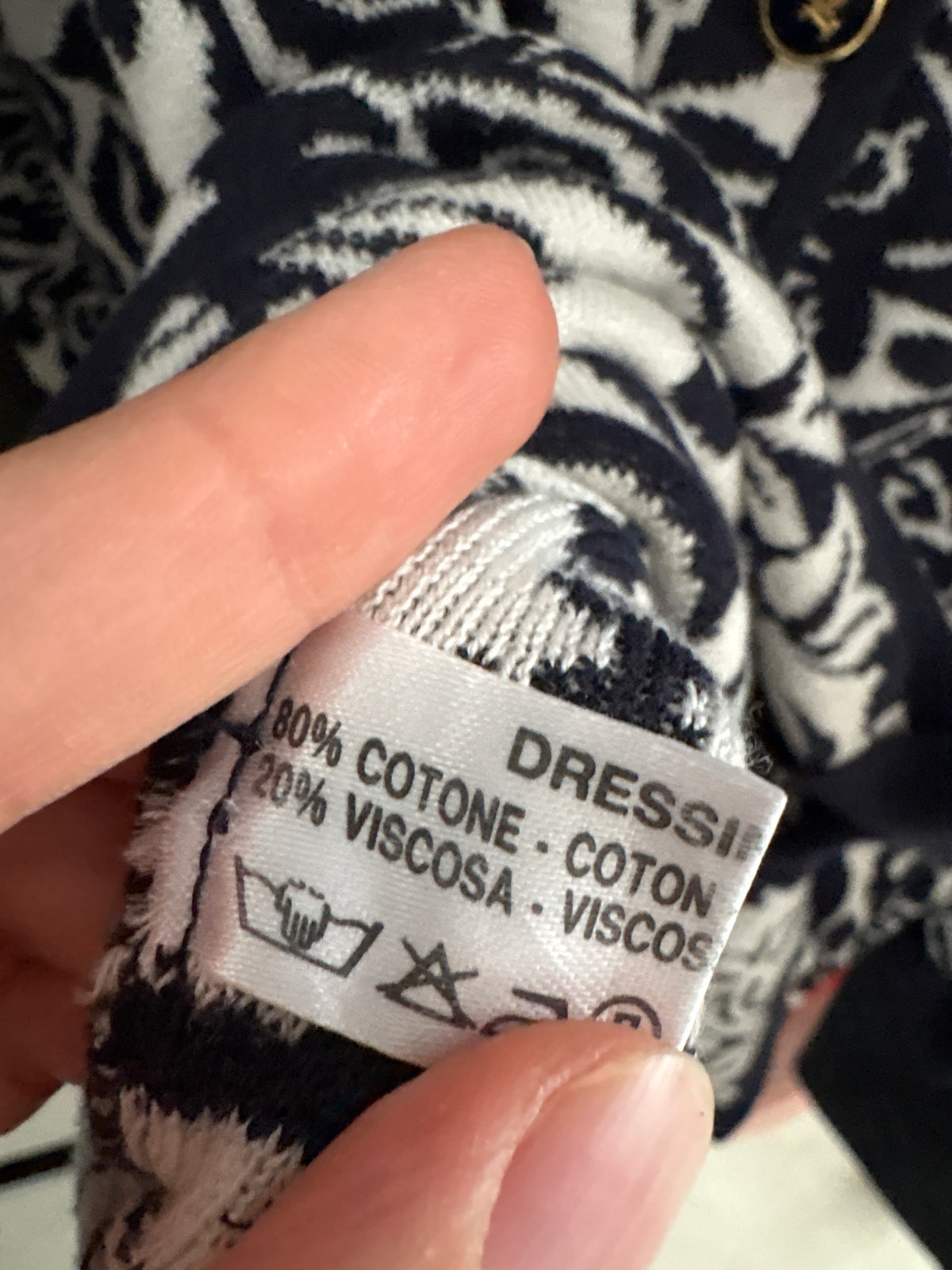 Jacheta Rocco Barocco din tricot gros dublu și print floral Navy stilizat