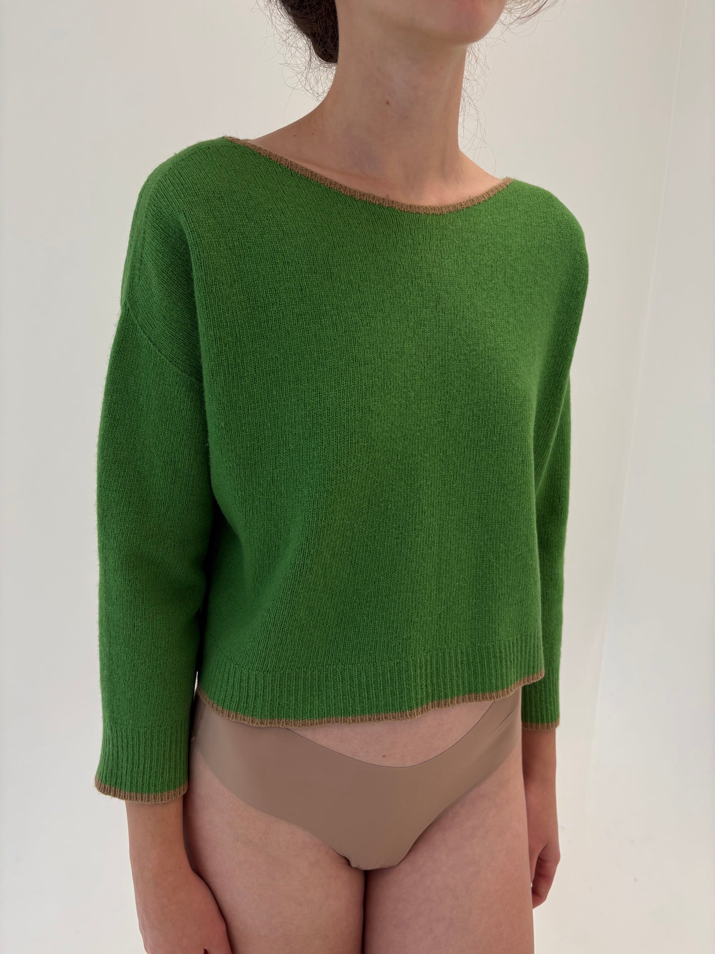 Pulover italian verde tare petite din lana merino extrafina de gramaj mare